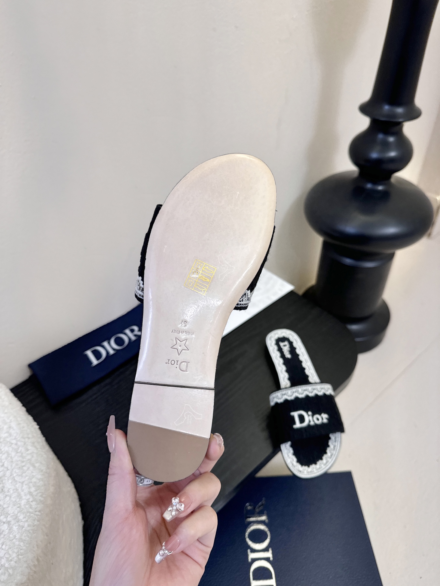 Dior | 迪奥早春新品走秀款CD刺绣logo度假风平底、粗跟拖鞋！ 硬货上新🆕❥代购级别！高级感十足