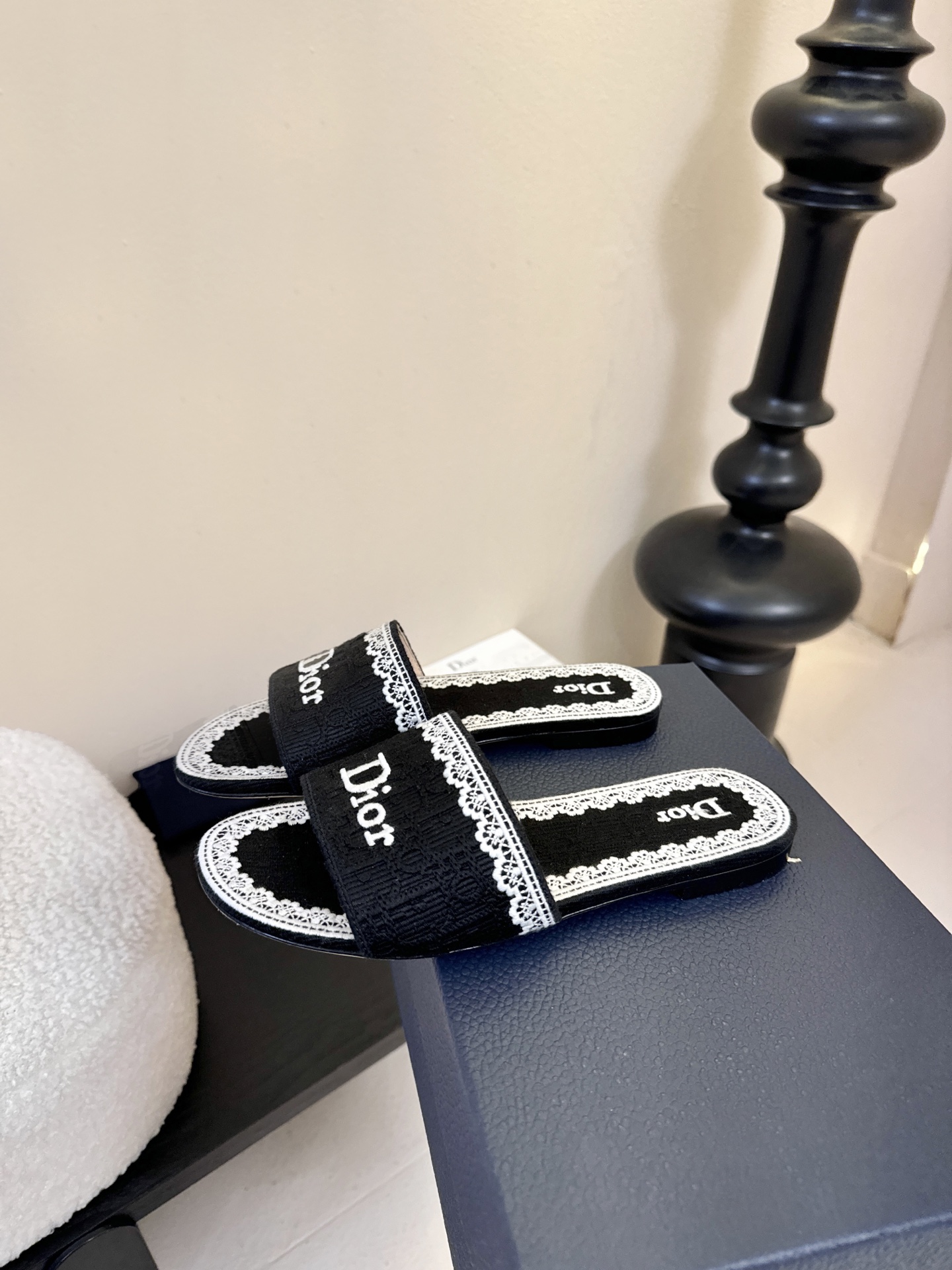 Dior | 迪奥早春新品走秀款CD刺绣logo度假风平底、粗跟拖鞋！ 硬货上新🆕❥代购级别！高级感十足