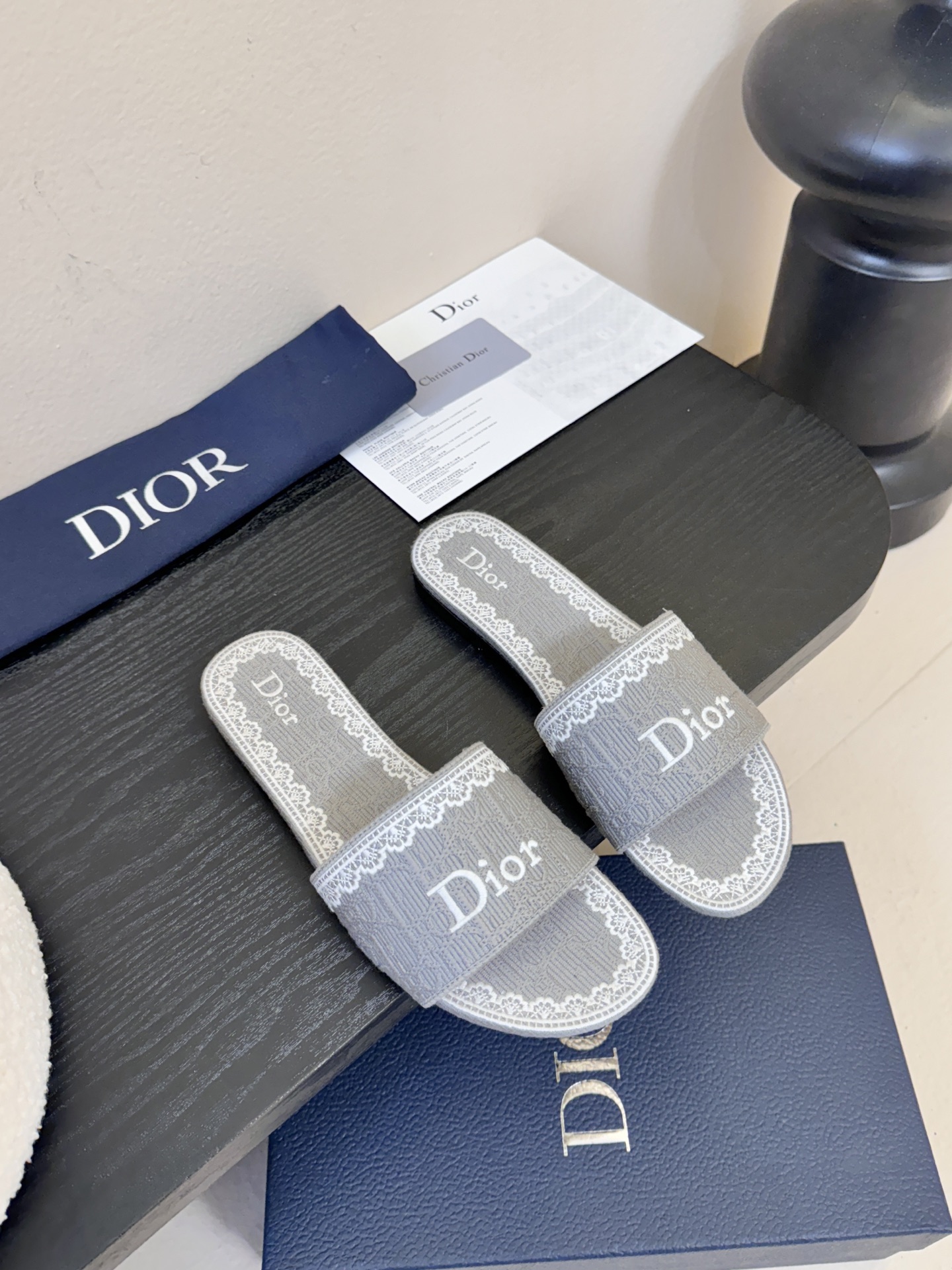 Dior | 迪奥早春新品走秀款CD刺绣logo度假风平底、粗跟拖鞋！ 硬货上新🆕❥代购级别！高级感十足