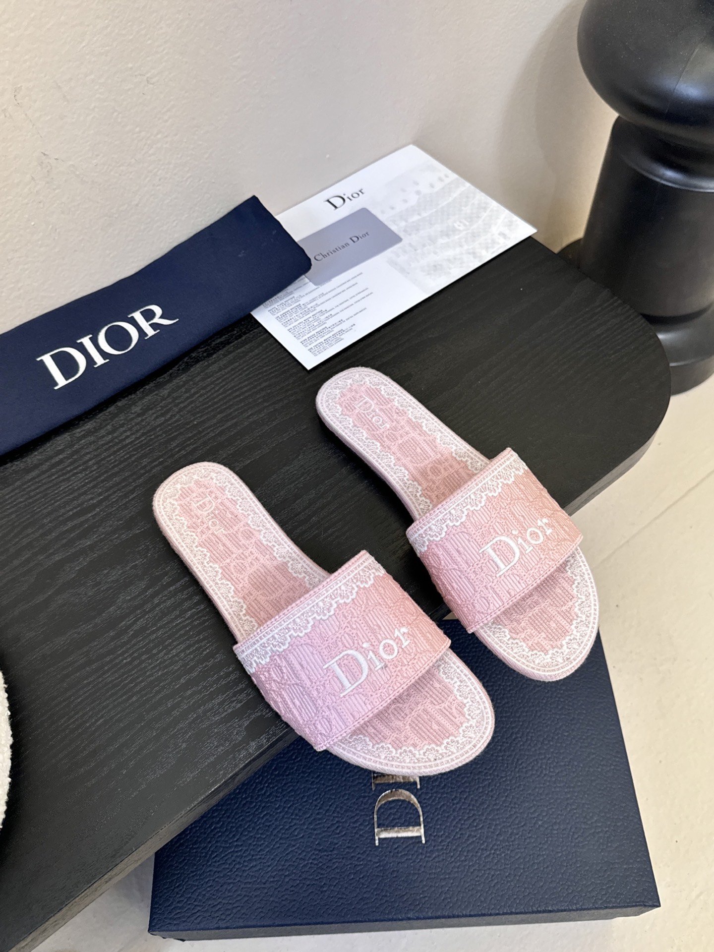 Dior | 迪奥早春新品走秀款CD刺绣logo度假风平底、粗跟拖鞋！ 硬货上新🆕❥代购级别！高级感十足