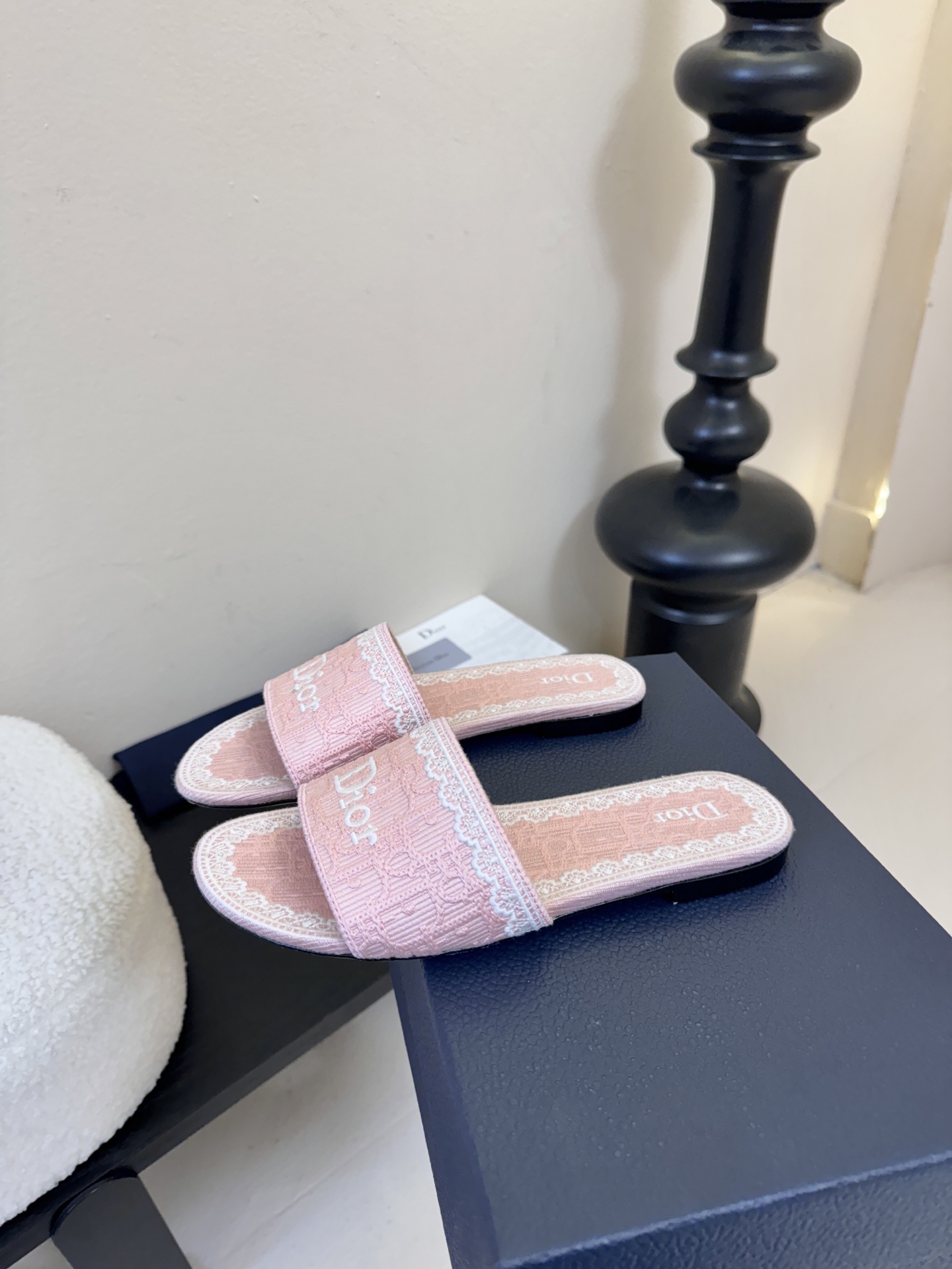 Dior | 迪奥早春新品走秀款CD刺绣logo度假风平底、粗跟拖鞋！ 硬货上新🆕❥代购级别！高级感十足