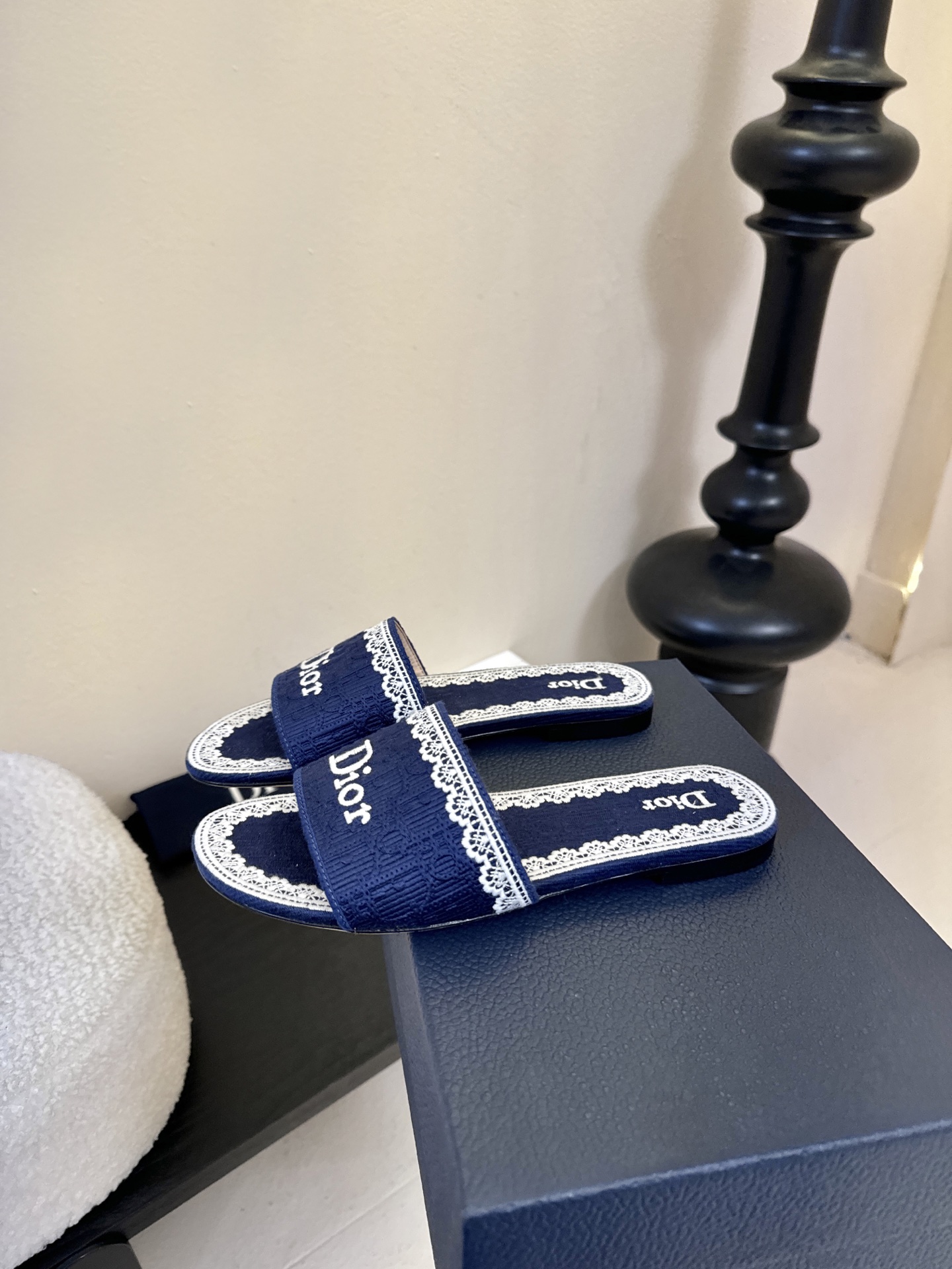 Dior | 迪奥早春新品走秀款CD刺绣logo度假风平底、粗跟拖鞋！ 硬货上新🆕❥代购级别！高级感十足