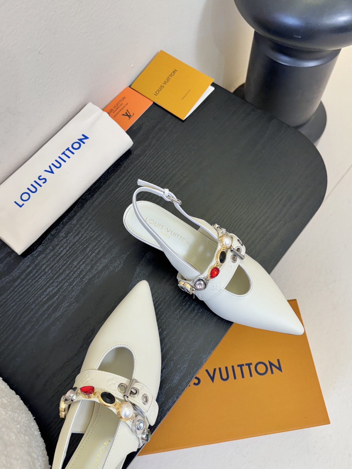 夏季新款 LOUIS VUITTON 路易威登 LV LEGACY 露跟高跟鞋后空凉鞋尖头猫跟高跟凉鞋本