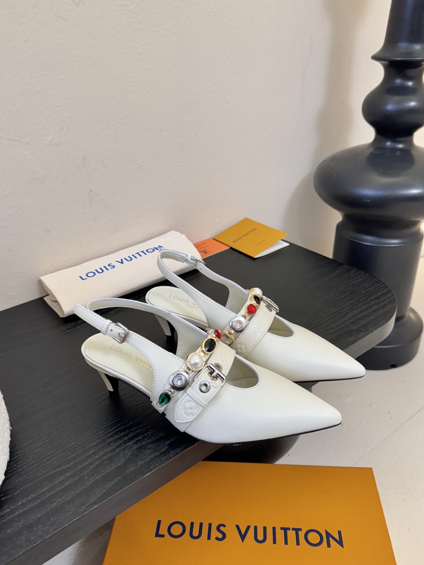 夏季新款 LOUIS VUITTON 路易威登 LV LEGACY 露跟高跟鞋后空凉鞋尖头猫跟高跟凉鞋本