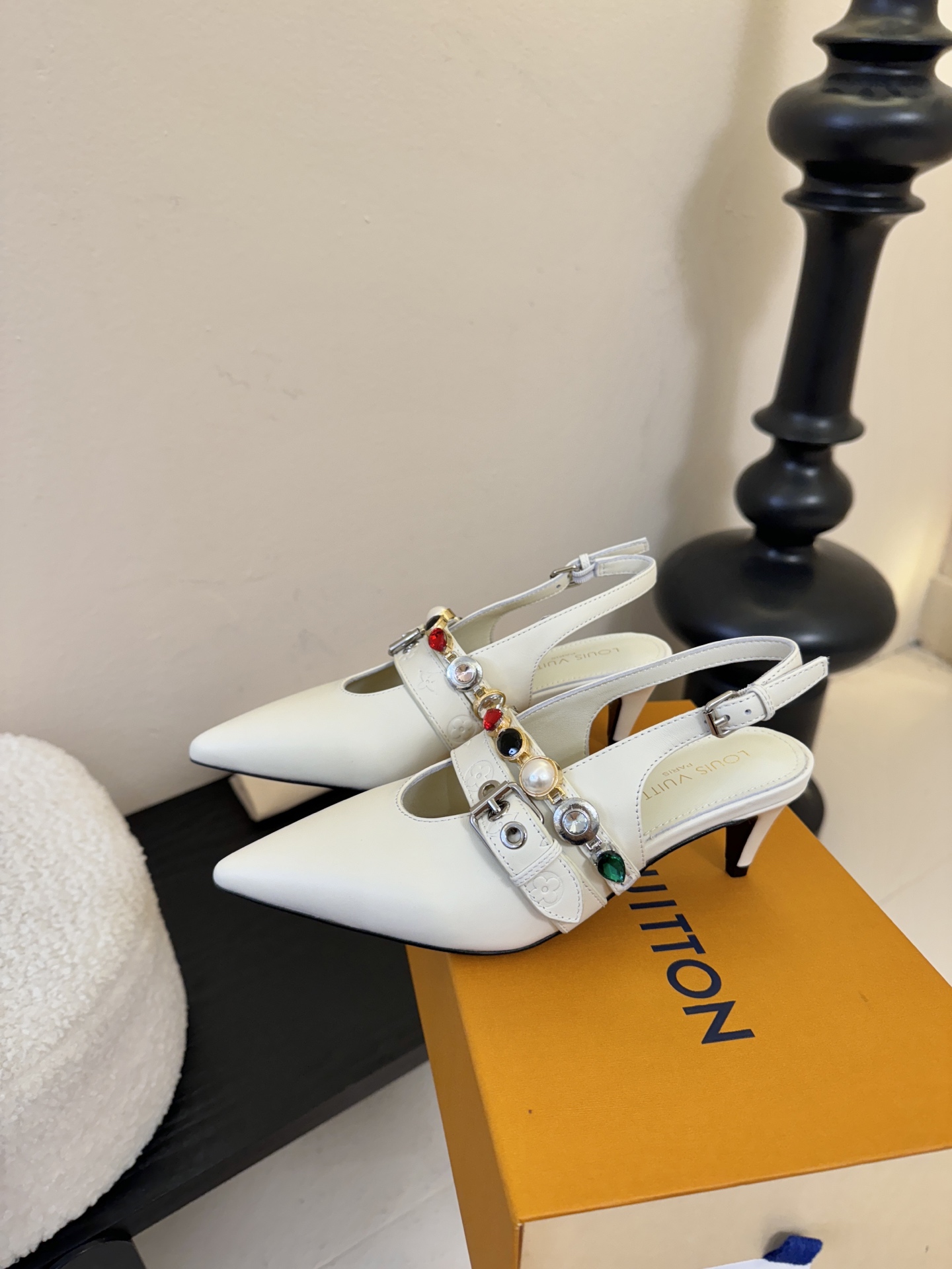 夏季新款 LOUIS VUITTON 路易威登 LV LEGACY 露跟高跟鞋后空凉鞋尖头猫跟高跟凉鞋本