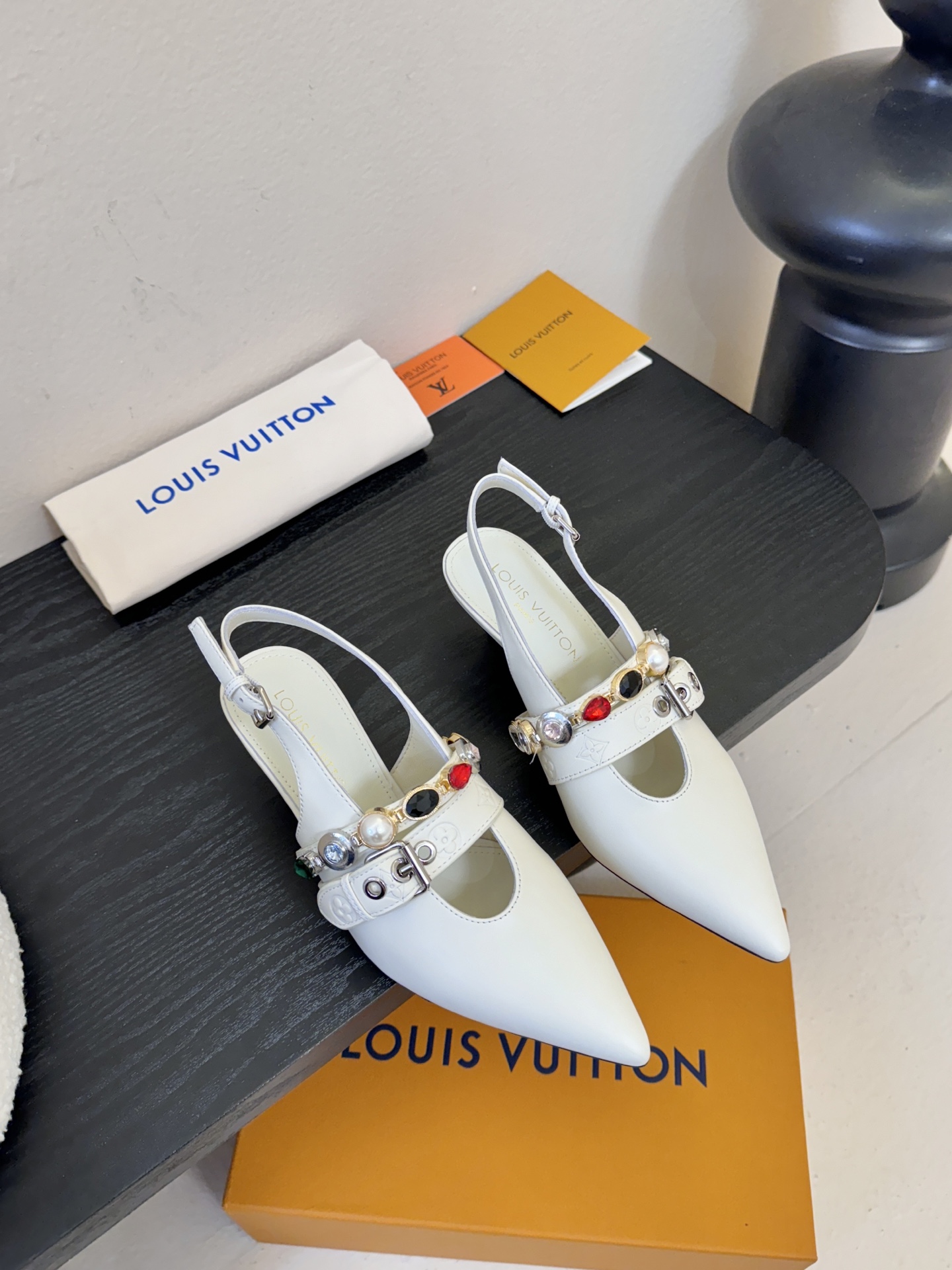 夏季新款 LOUIS VUITTON 路易威登 LV LEGACY 露跟高跟鞋后空凉鞋尖头猫跟高跟凉鞋本