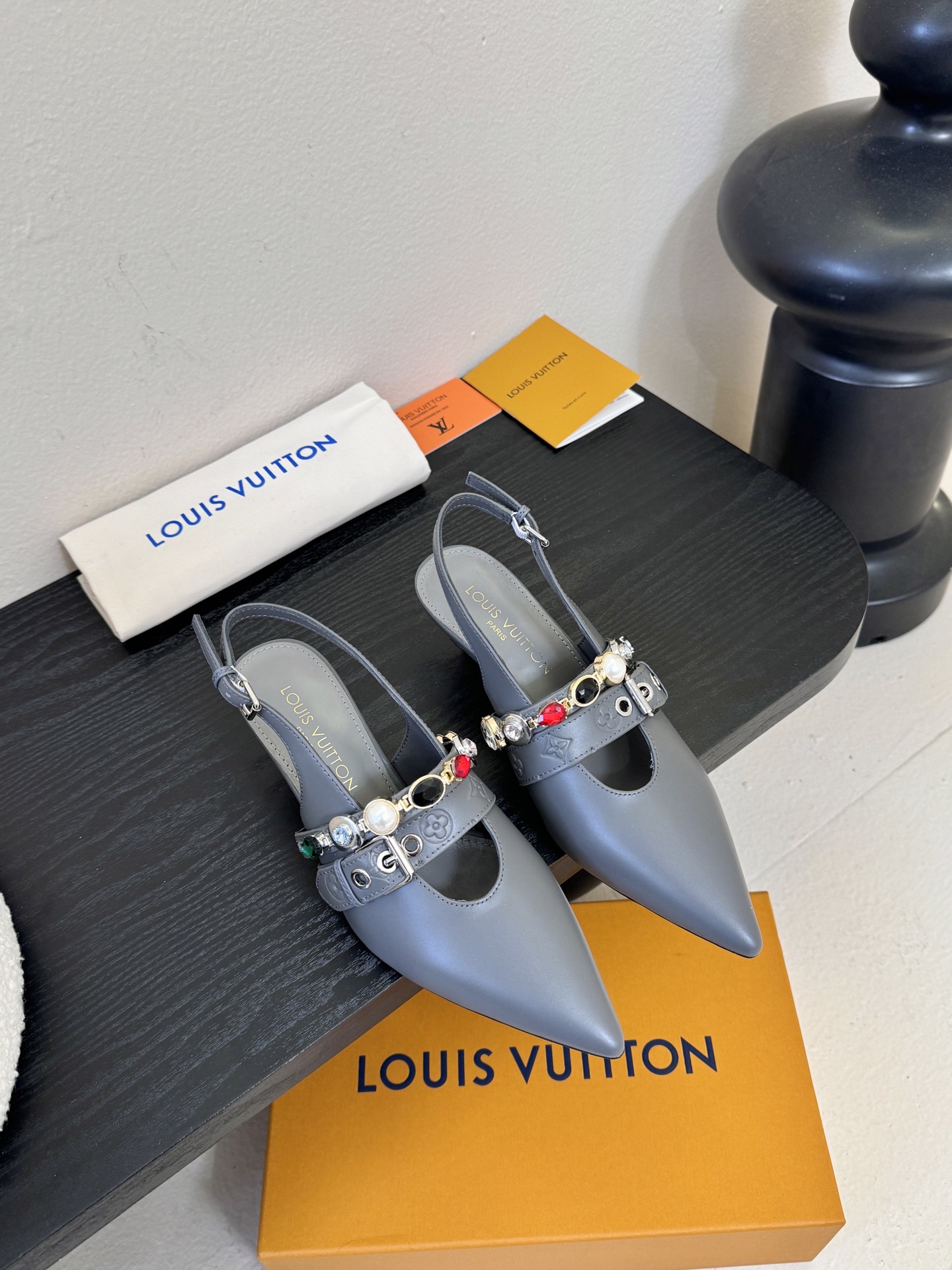 夏季新款 LOUIS VUITTON 路易威登 LV LEGACY 露跟高跟鞋后空凉鞋尖头猫跟高跟凉鞋本