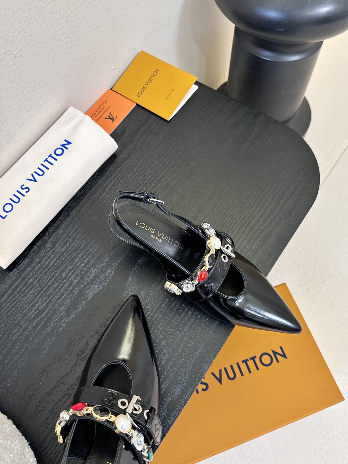 夏季新款 LOUIS VUITTON 路易威登 LV LEGACY 露跟高跟鞋后空凉鞋尖头猫跟高跟凉鞋本