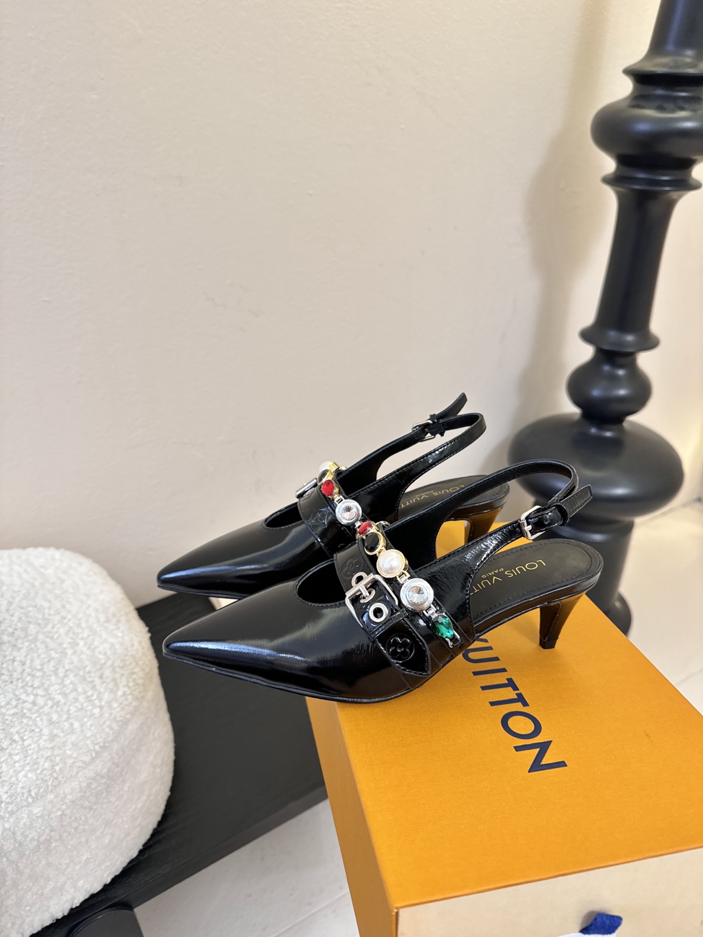 夏季新款 LOUIS VUITTON 路易威登 LV LEGACY 露跟高跟鞋后空凉鞋尖头猫跟高跟凉鞋本