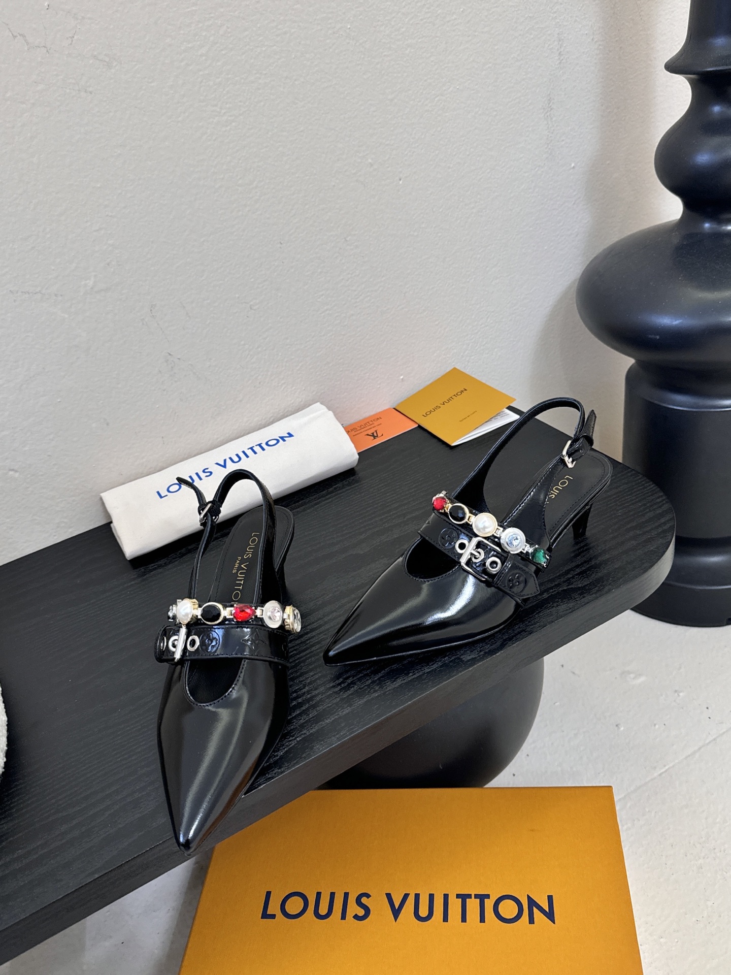 夏季新款 LOUIS VUITTON 路易威登 LV LEGACY 露跟高跟鞋后空凉鞋尖头猫跟高跟凉鞋本