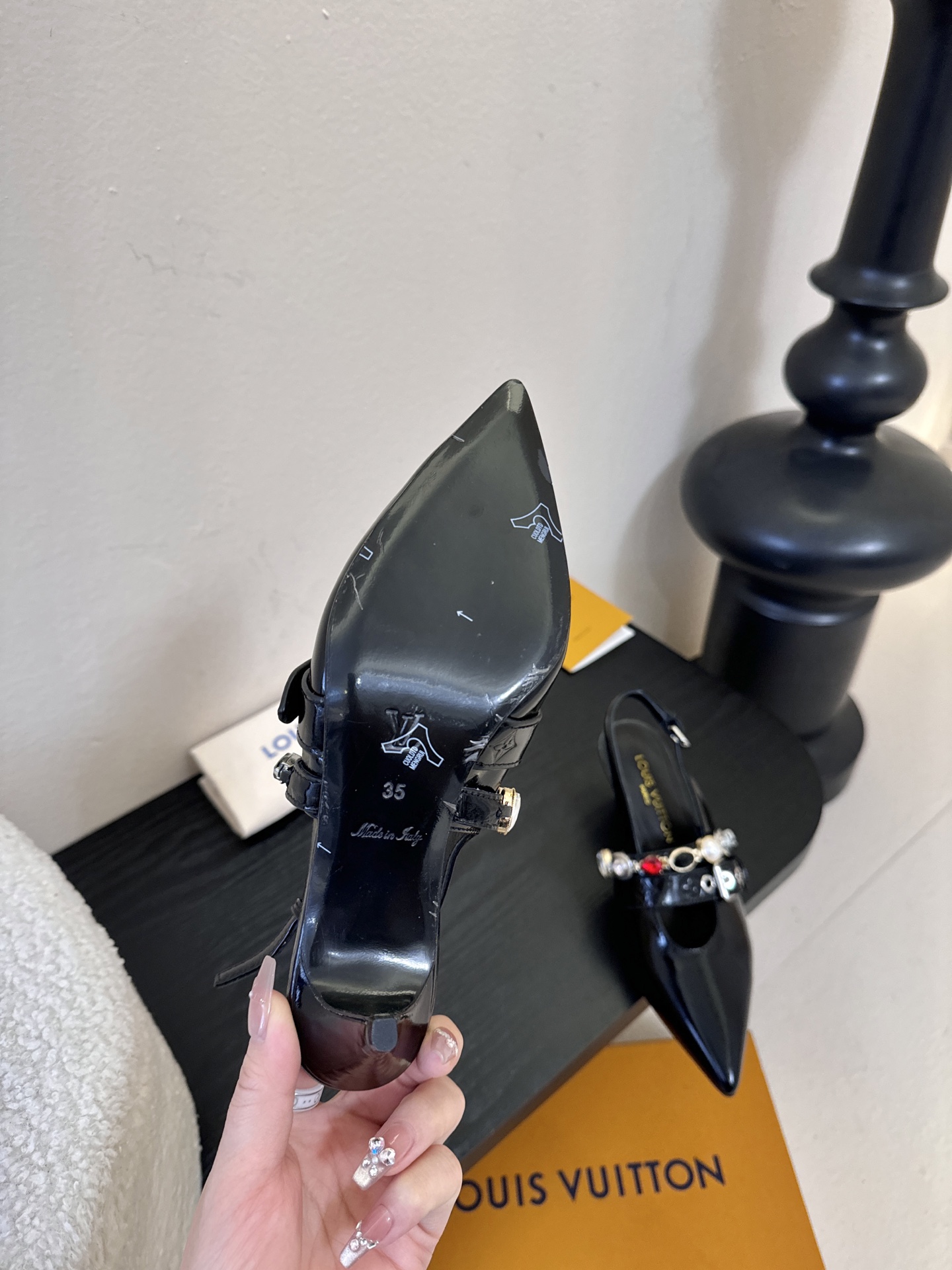 夏季新款 LOUIS VUITTON 路易威登 LV LEGACY 露跟高跟鞋后空凉鞋尖头猫跟高跟凉鞋本