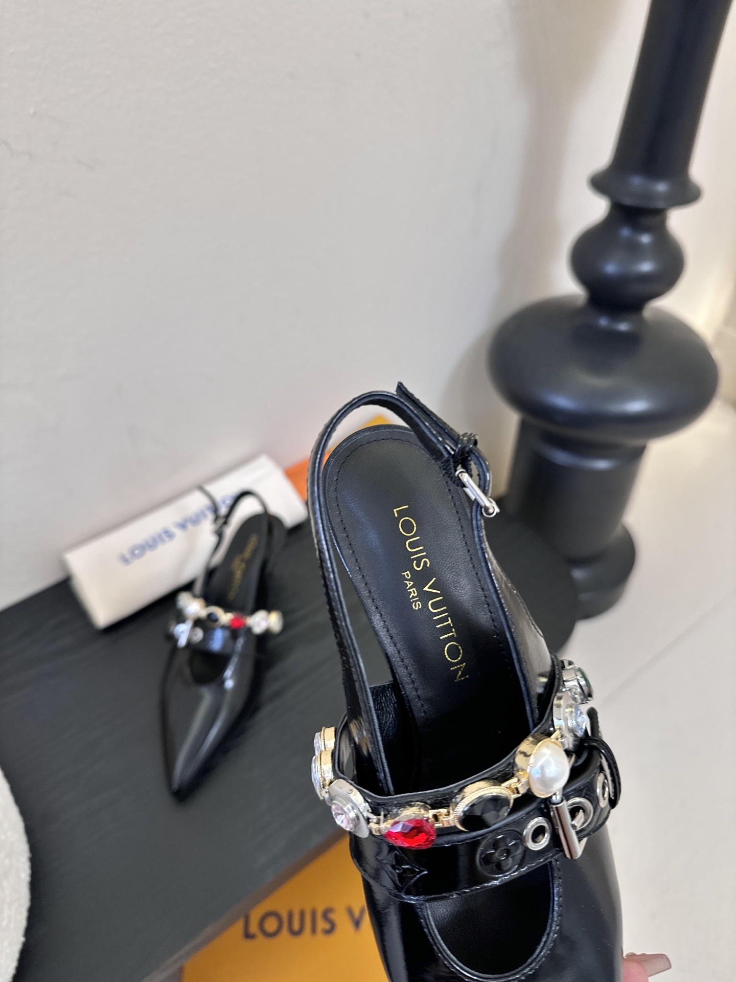 夏季新款 LOUIS VUITTON 路易威登 LV LEGACY 露跟高跟鞋后空凉鞋尖头猫跟高跟凉鞋本