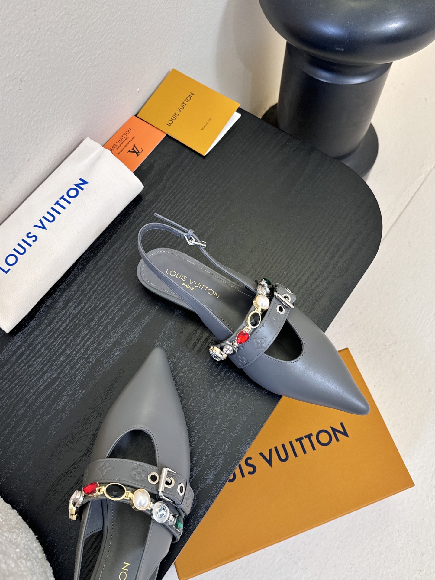 夏季新款 LOUIS VUITTON 路易威登 LV LEGACY 露跟高跟鞋后空凉鞋尖头猫跟高跟凉鞋本