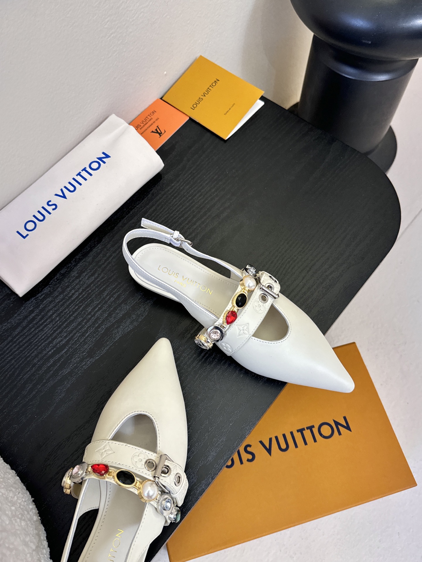 夏季新款 LOUIS VUITTON 路易威登 LV LEGACY 露跟高跟鞋后空凉鞋尖头猫跟高跟凉鞋本