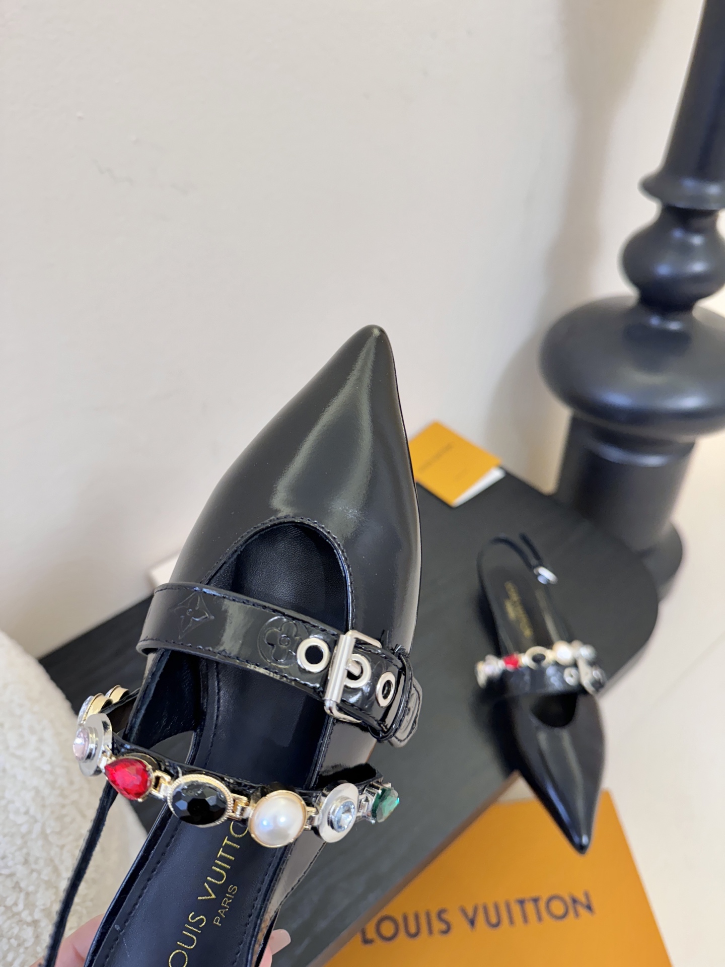 夏季新款 LOUIS VUITTON 路易威登 LV LEGACY 露跟高跟鞋后空凉鞋尖头猫跟高跟凉鞋本