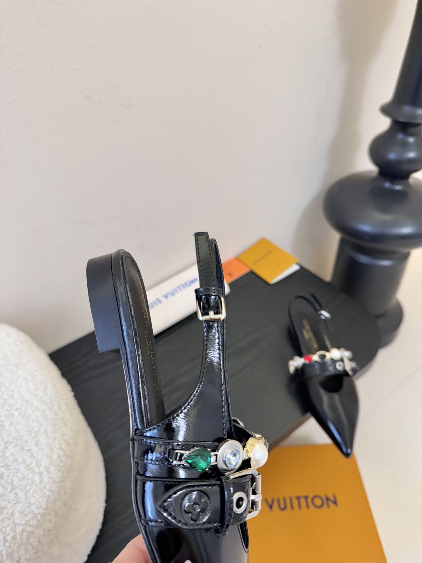 夏季新款 LOUIS VUITTON 路易威登 LV LEGACY 露跟高跟鞋后空凉鞋尖头猫跟高跟凉鞋本