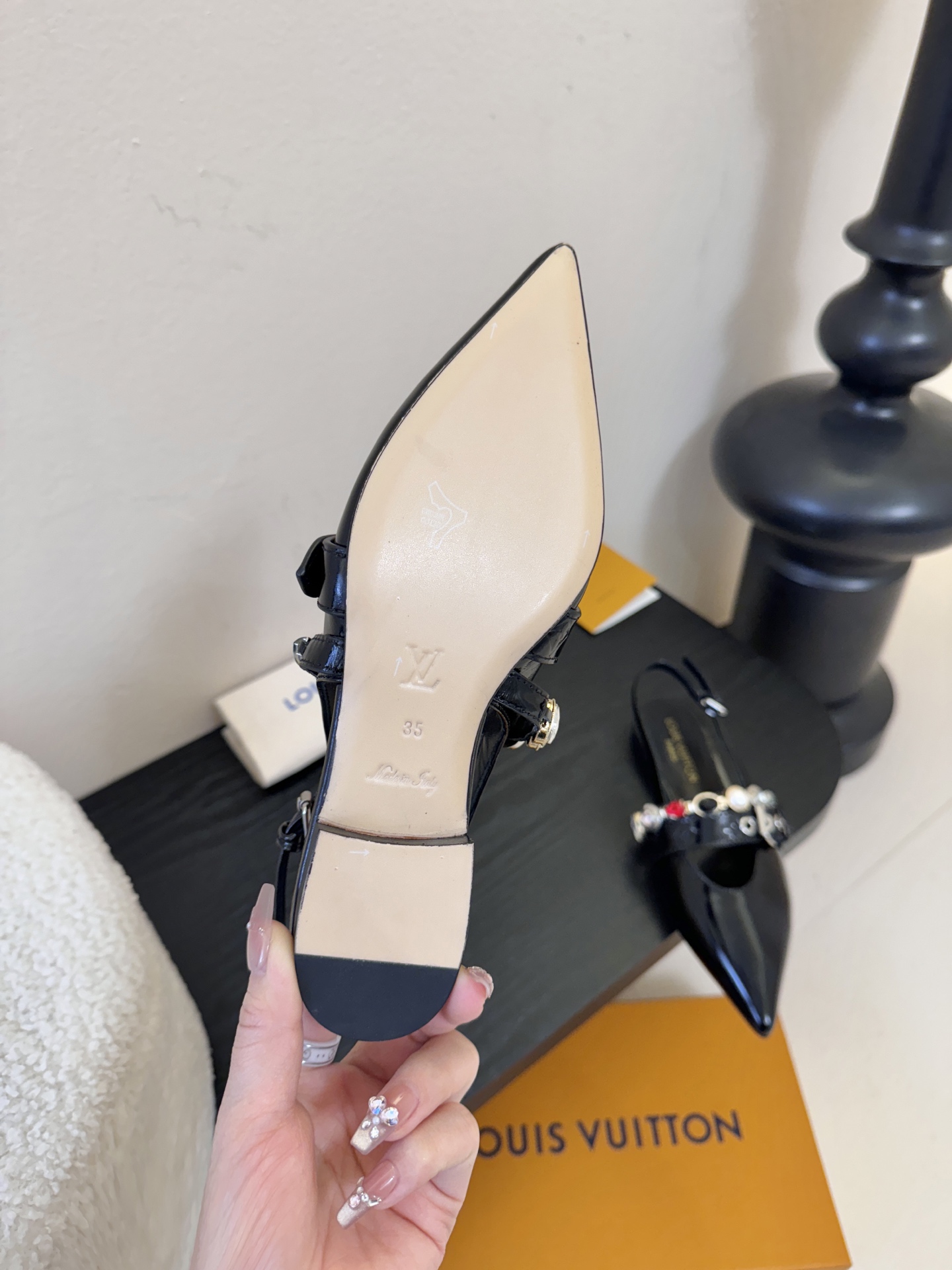 夏季新款 LOUIS VUITTON 路易威登 LV LEGACY 露跟高跟鞋后空凉鞋尖头猫跟高跟凉鞋本