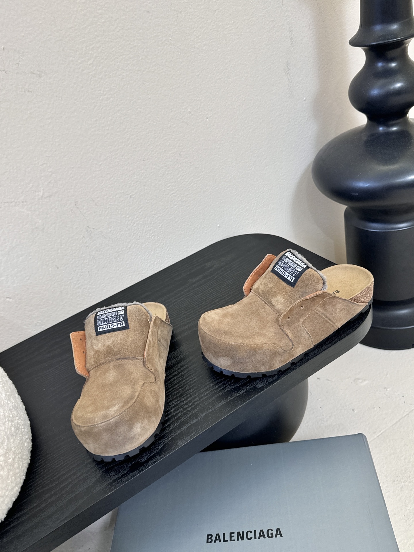 巴黎世家联名Scholl拖鞋新品🆕正品购入开发、完美复刻一比一做法、经典的线条设计、炒鸡百搭的一款弹力靴