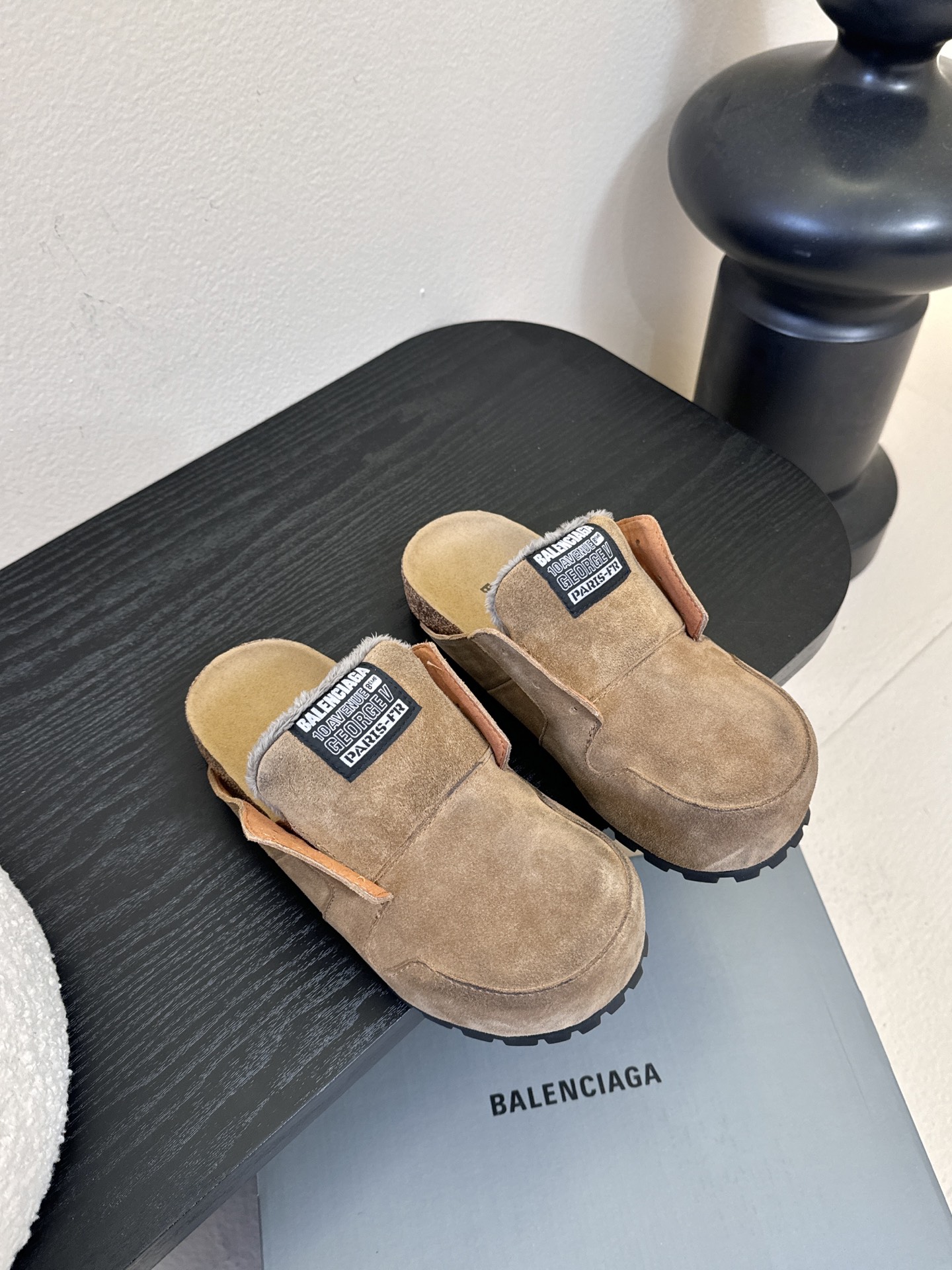 巴黎世家联名Scholl拖鞋新品🆕正品购入开发、完美复刻一比一做法、经典的线条设计、炒鸡百搭的一款弹力靴