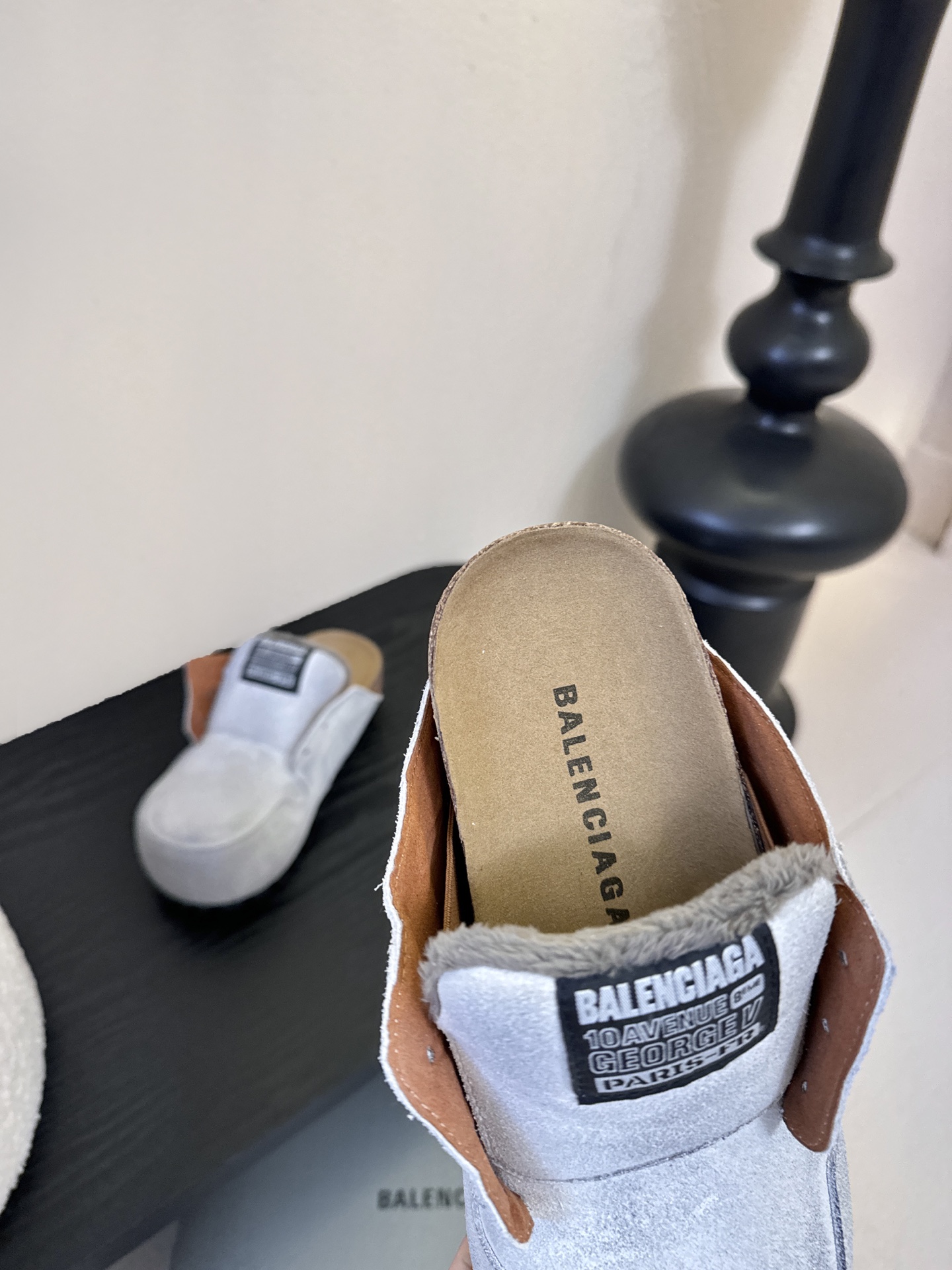 巴黎世家联名Scholl拖鞋新品🆕正品购入开发、完美复刻一比一做法、经典的线条设计、炒鸡百搭的一款弹力靴