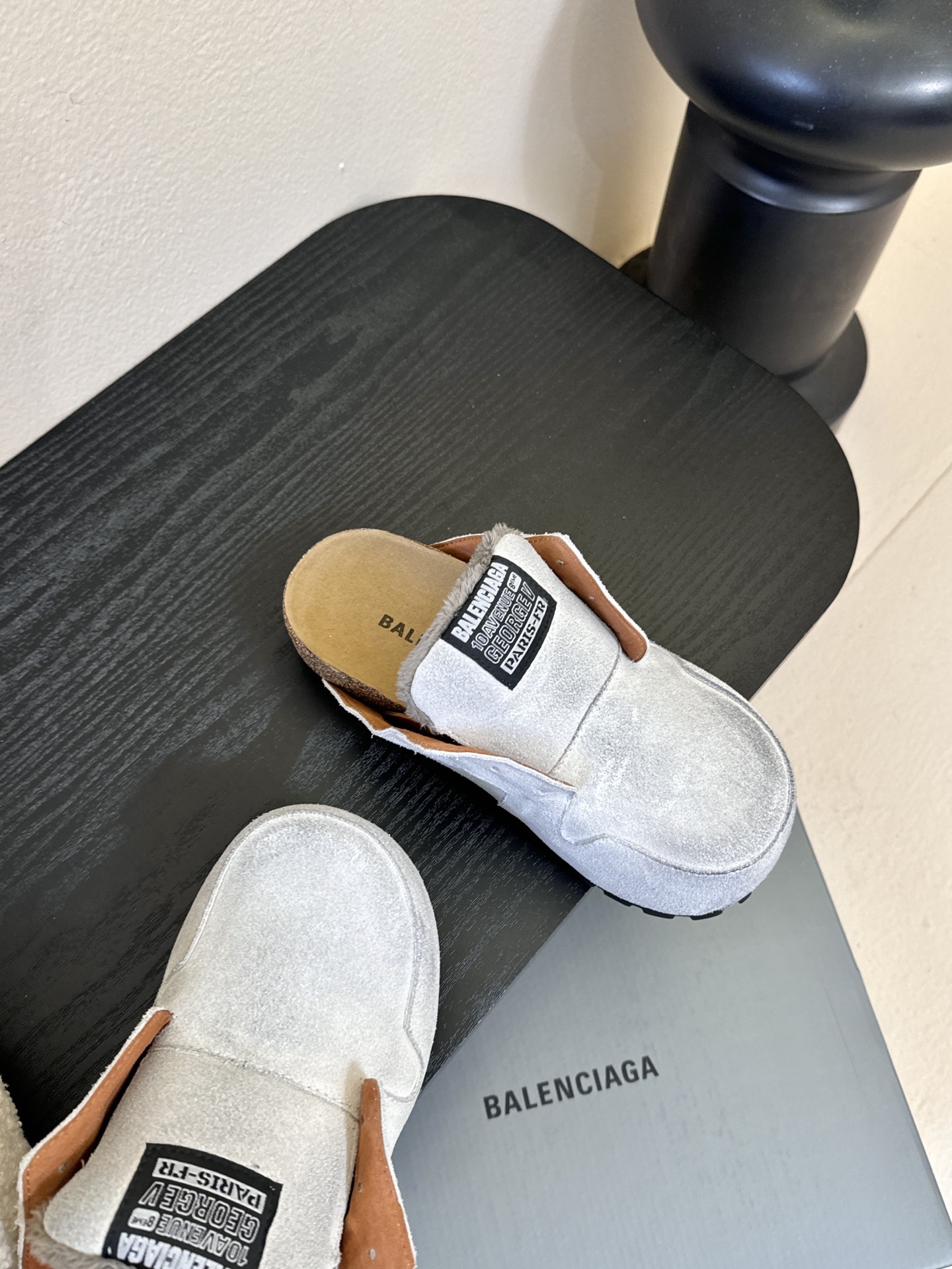 巴黎世家联名Scholl拖鞋新品🆕正品购入开发、完美复刻一比一做法、经典的线条设计、炒鸡百搭的一款弹力靴