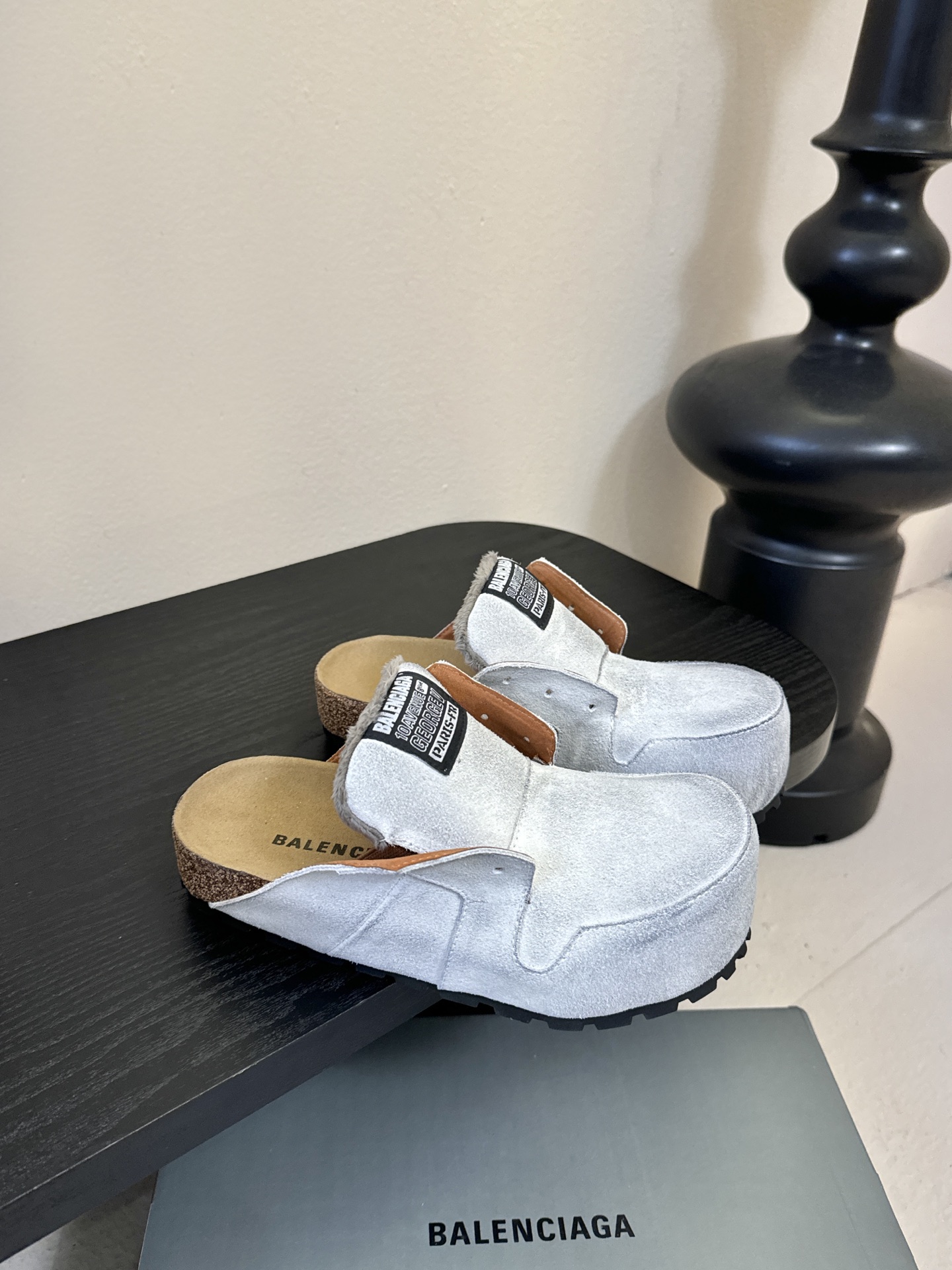 巴黎世家联名Scholl拖鞋新品🆕正品购入开发、完美复刻一比一做法、经典的线条设计、炒鸡百搭的一款弹力靴