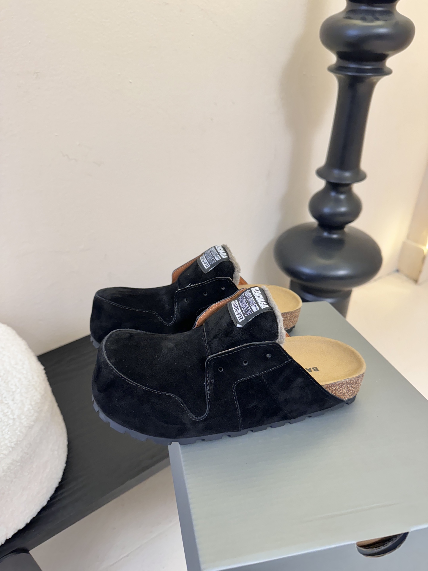 巴黎世家联名Scholl拖鞋新品🆕正品购入开发、完美复刻一比一做法、经典的线条设计、炒鸡百搭的一款弹力靴