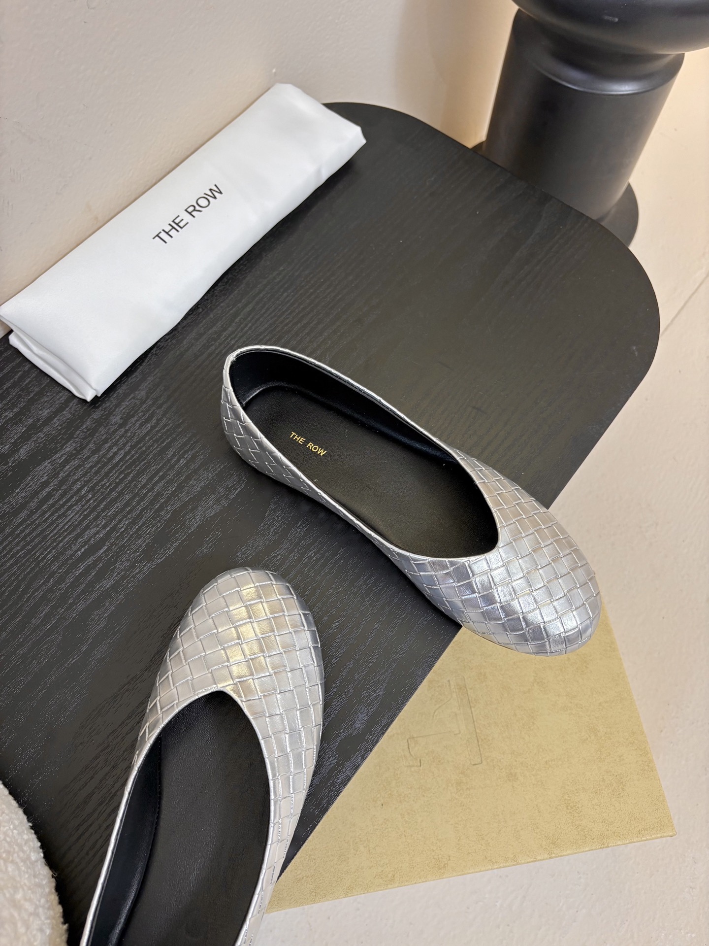 The ro*26早春新款玛丽珍平底单鞋跳舞鞋奶奶鞋！很少会看到一款跳舞鞋会做到这么精细、而且对脚的包容