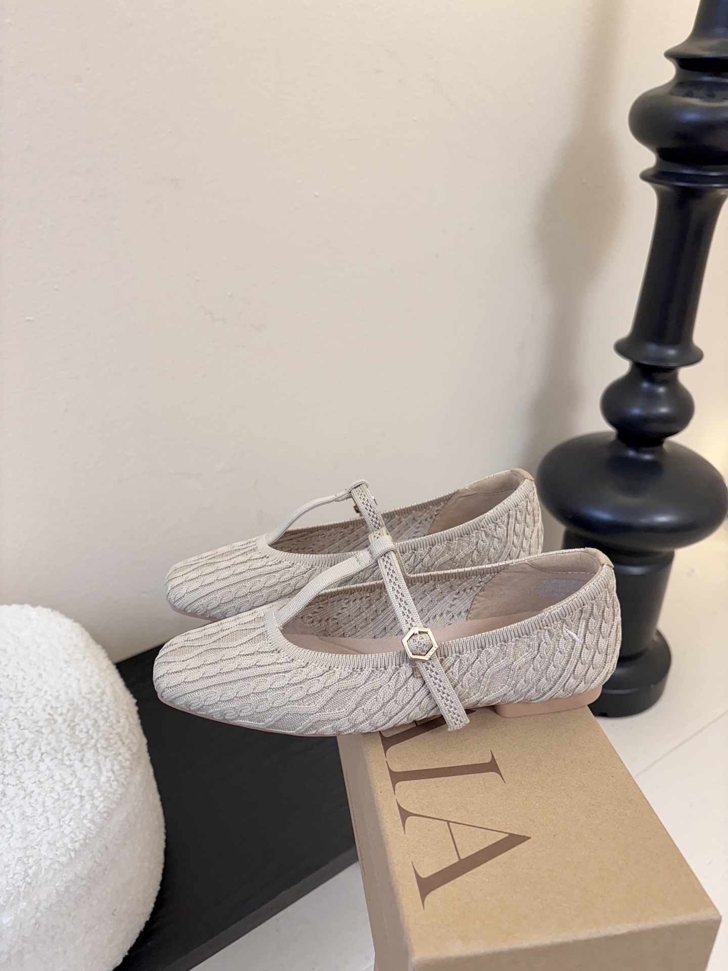 Vivai*25ss 针织风平底鞋玛丽珍鞋单鞋用针织面料，鞋面有麻花纹理，轻便又有弹性，脚感像穿袜子一样