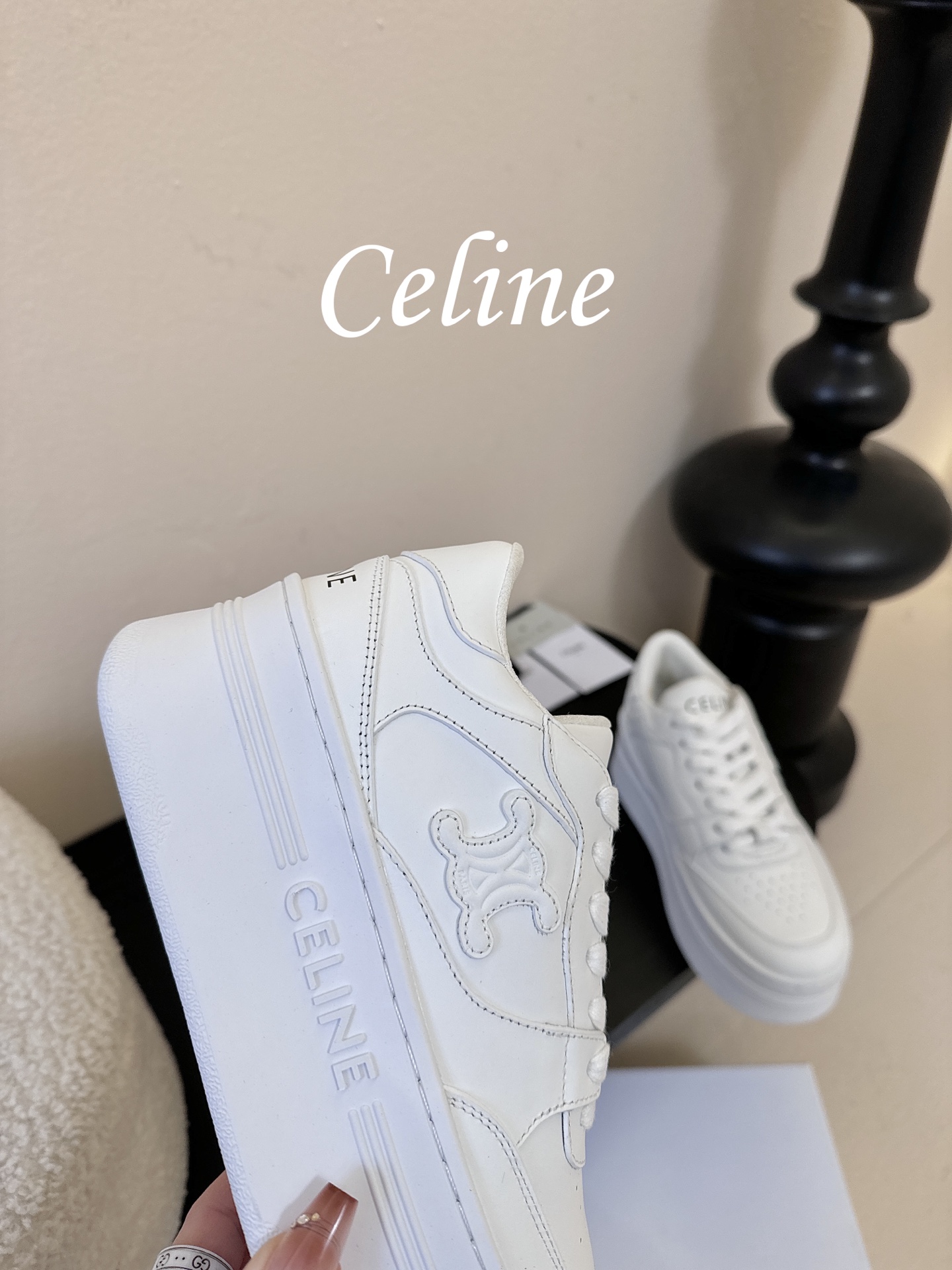 Celin*25ss 经典款厚底运动鞋小白鞋休闲鞋经典低帮板鞋轮廓，线条简约利落，推出纯白、米灰拼色、焦
