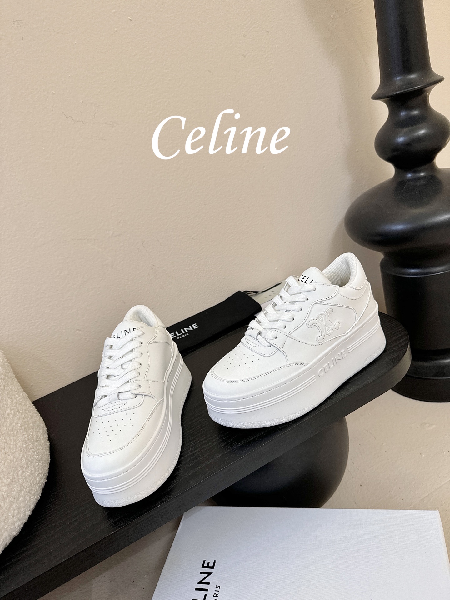 Celin*25ss 经典款厚底运动鞋小白鞋休闲鞋经典低帮板鞋轮廓，线条简约利落，推出纯白、米灰拼色、焦