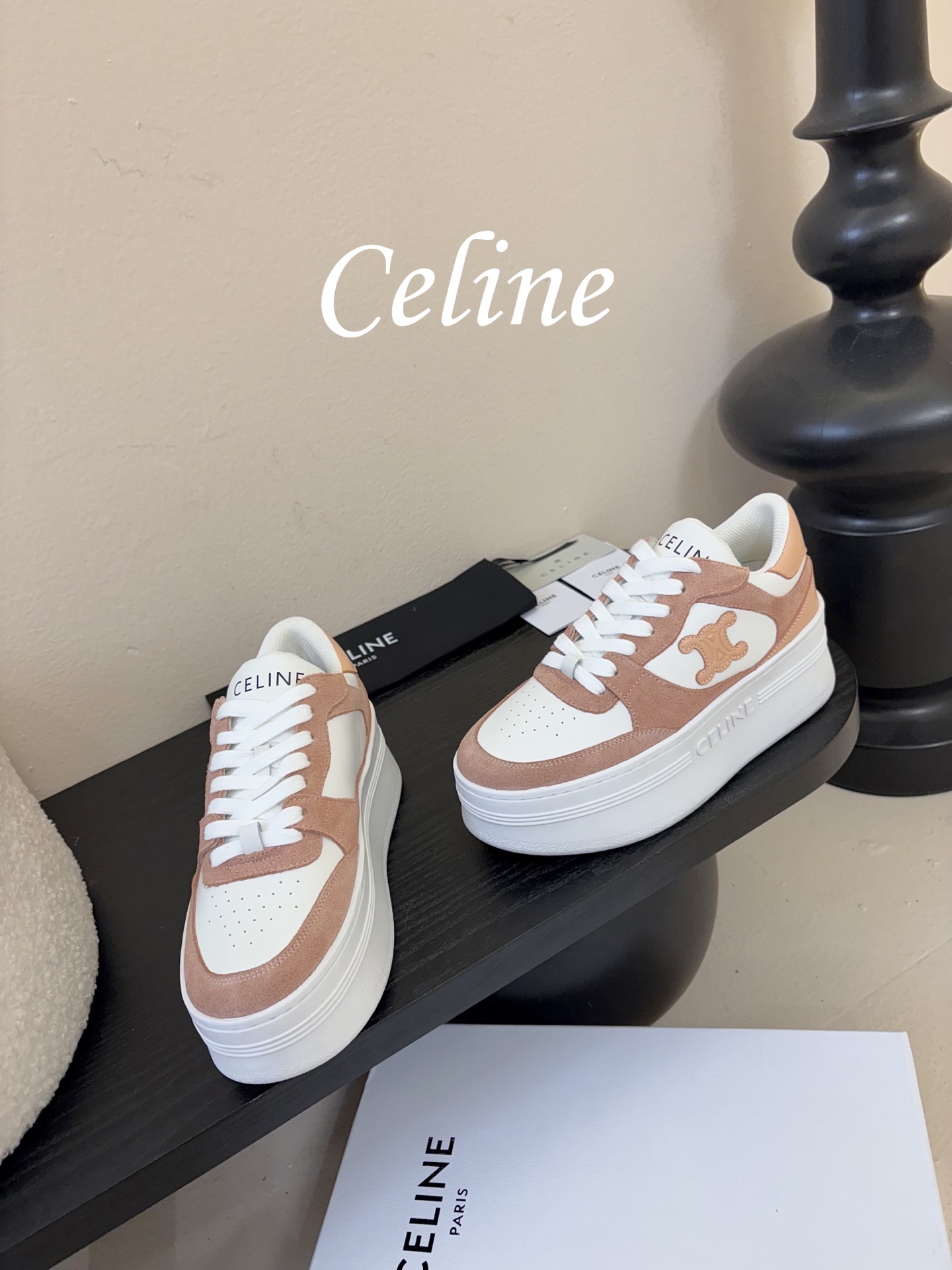 Celin*25ss 经典款厚底运动鞋小白鞋休闲鞋经典低帮板鞋轮廓，线条简约利落，推出纯白、米灰拼色、焦