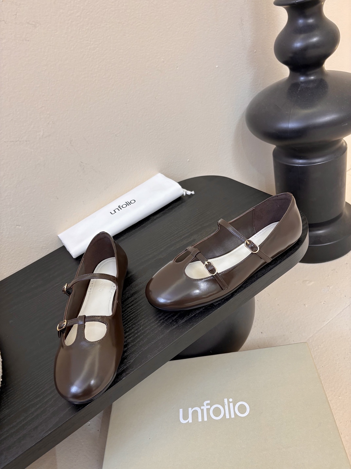 UNFOLIO 26春夏新品简易平底圆头扣带玛丽珍小皮鞋乐福鞋单鞋！｜ 复古撞上质感皮革 是通勤族的时髦