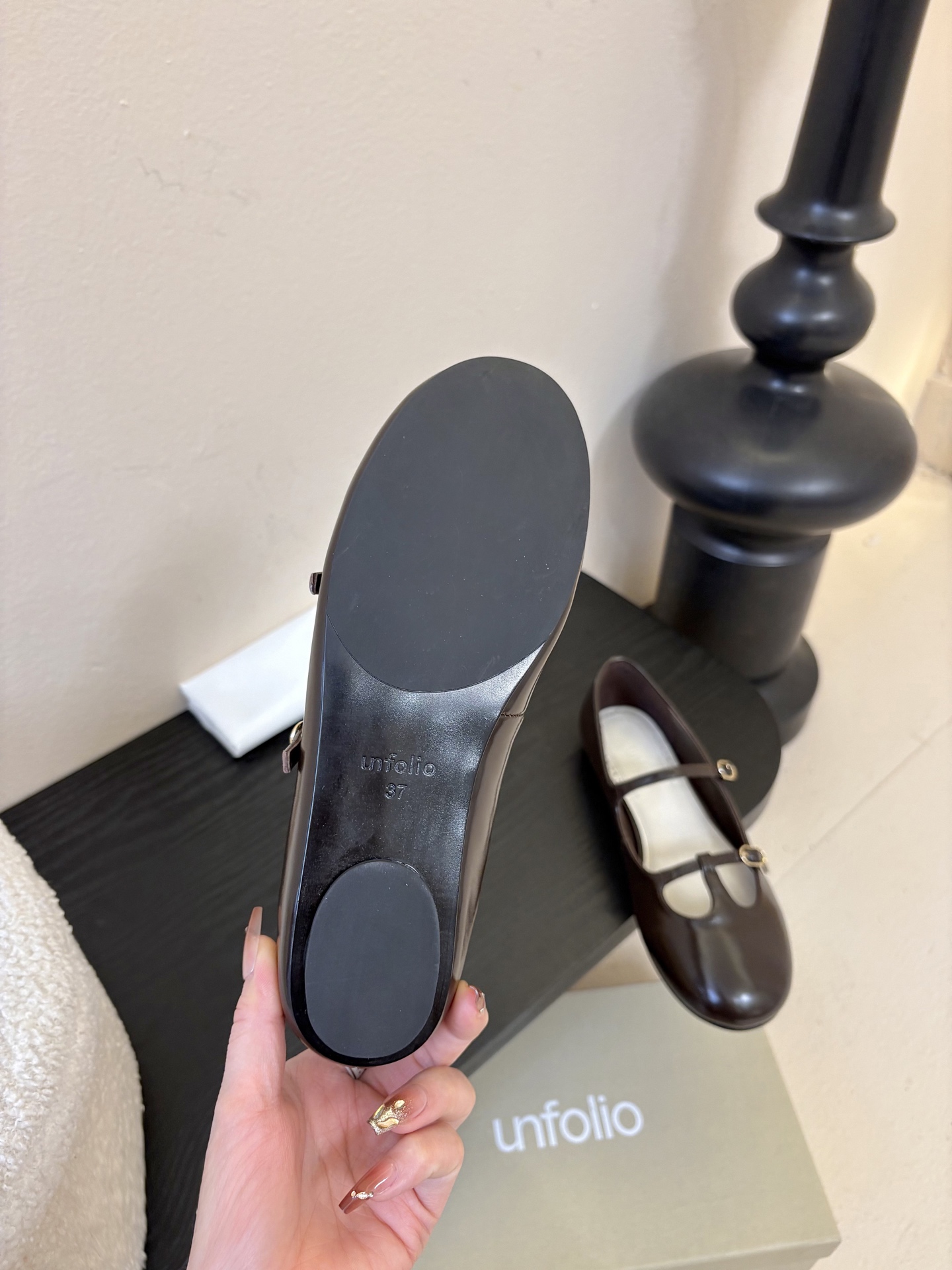 UNFOLIO 26春夏新品简易平底圆头扣带玛丽珍小皮鞋乐福鞋单鞋！｜ 复古撞上质感皮革 是通勤族的时髦