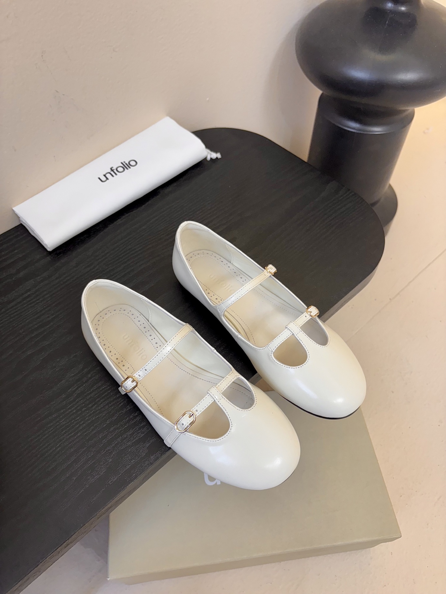 UNFOLIO 26春夏新品简易平底圆头扣带玛丽珍小皮鞋乐福鞋单鞋！｜ 复古撞上质感皮革 是通勤族的时髦