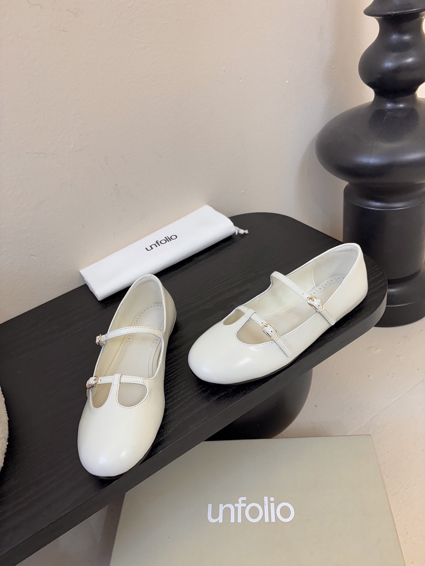 UNFOLIO 26春夏新品简易平底圆头扣带玛丽珍小皮鞋乐福鞋单鞋！｜ 复古撞上质感皮革 是通勤族的时髦