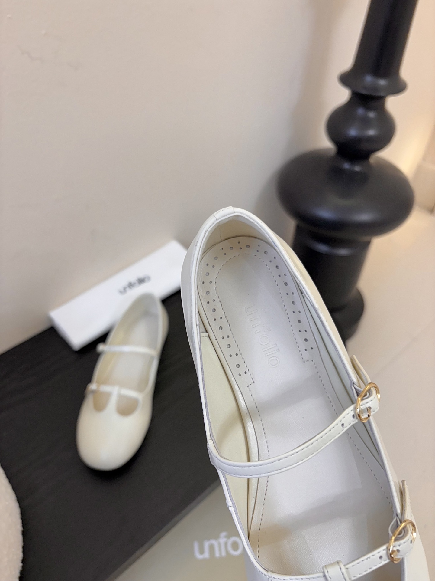 UNFOLIO 26春夏新品简易平底圆头扣带玛丽珍小皮鞋乐福鞋单鞋！｜ 复古撞上质感皮革 是通勤族的时髦