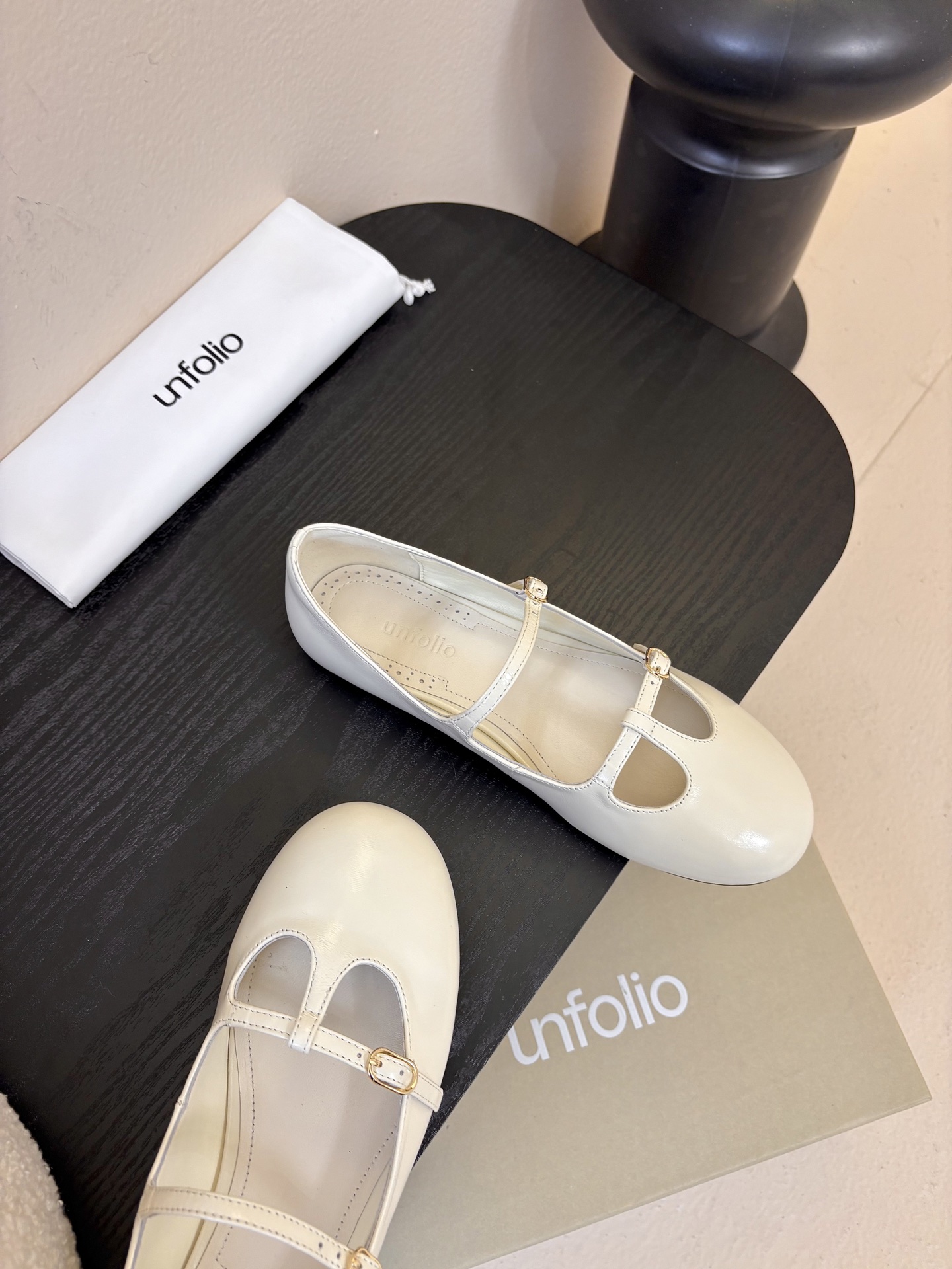 UNFOLIO 26春夏新品简易平底圆头扣带玛丽珍小皮鞋乐福鞋单鞋！｜ 复古撞上质感皮革 是通勤族的时髦
