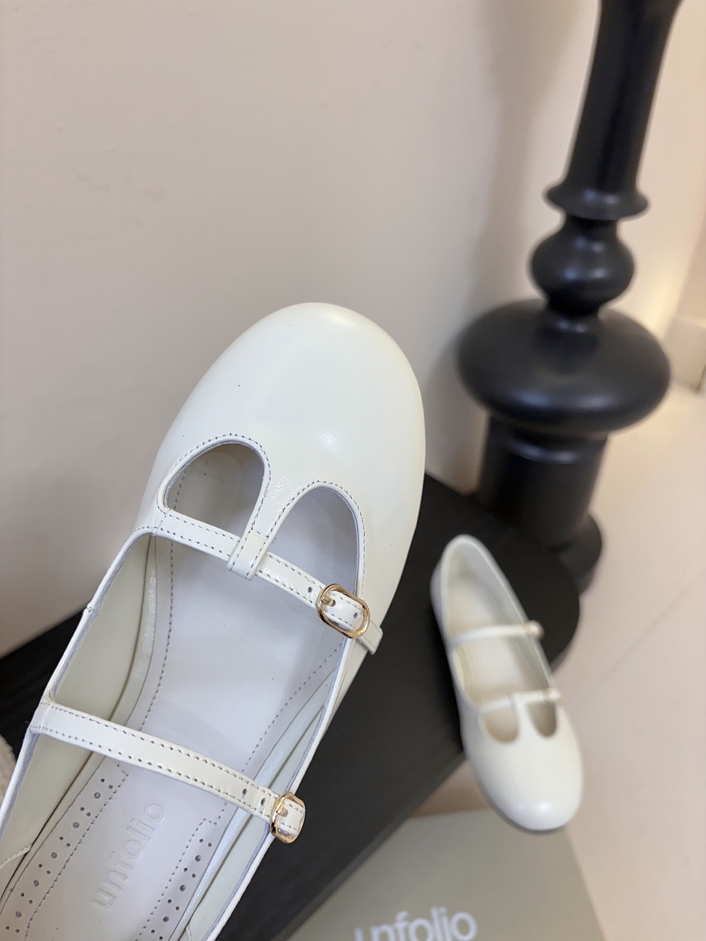 UNFOLIO 26春夏新品简易平底圆头扣带玛丽珍小皮鞋乐福鞋单鞋！｜ 复古撞上质感皮革 是通勤族的时髦