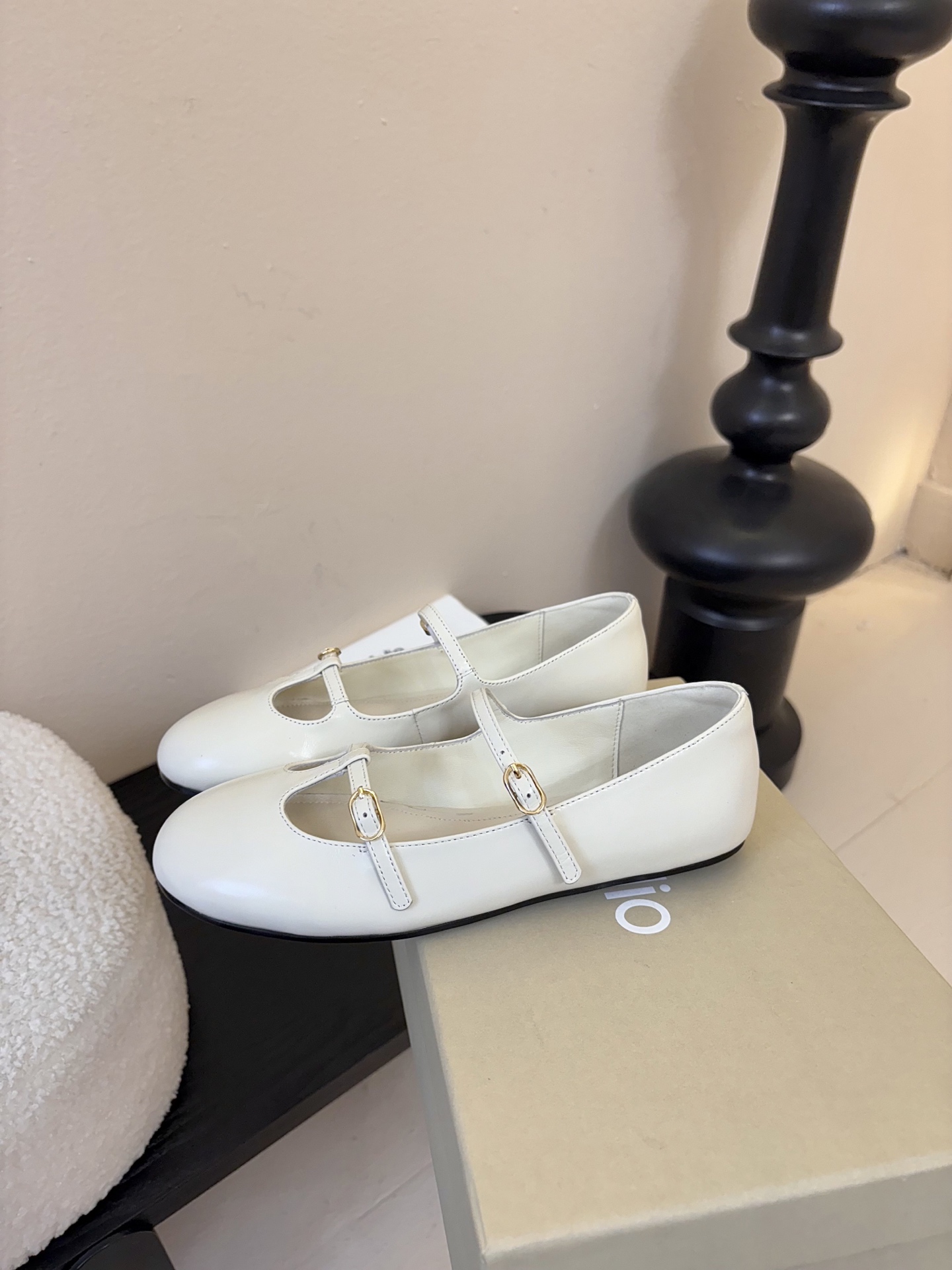 UNFOLIO 26春夏新品简易平底圆头扣带玛丽珍小皮鞋乐福鞋单鞋！｜ 复古撞上质感皮革 是通勤族的时髦