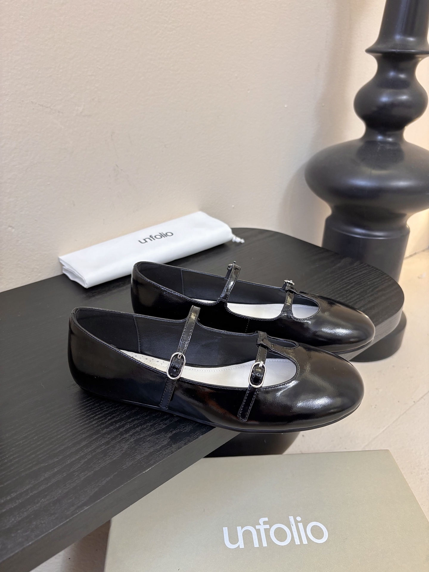 UNFOLIO 26春夏新品简易平底圆头扣带玛丽珍小皮鞋乐福鞋单鞋！｜ 复古撞上质感皮革 是通勤族的时髦