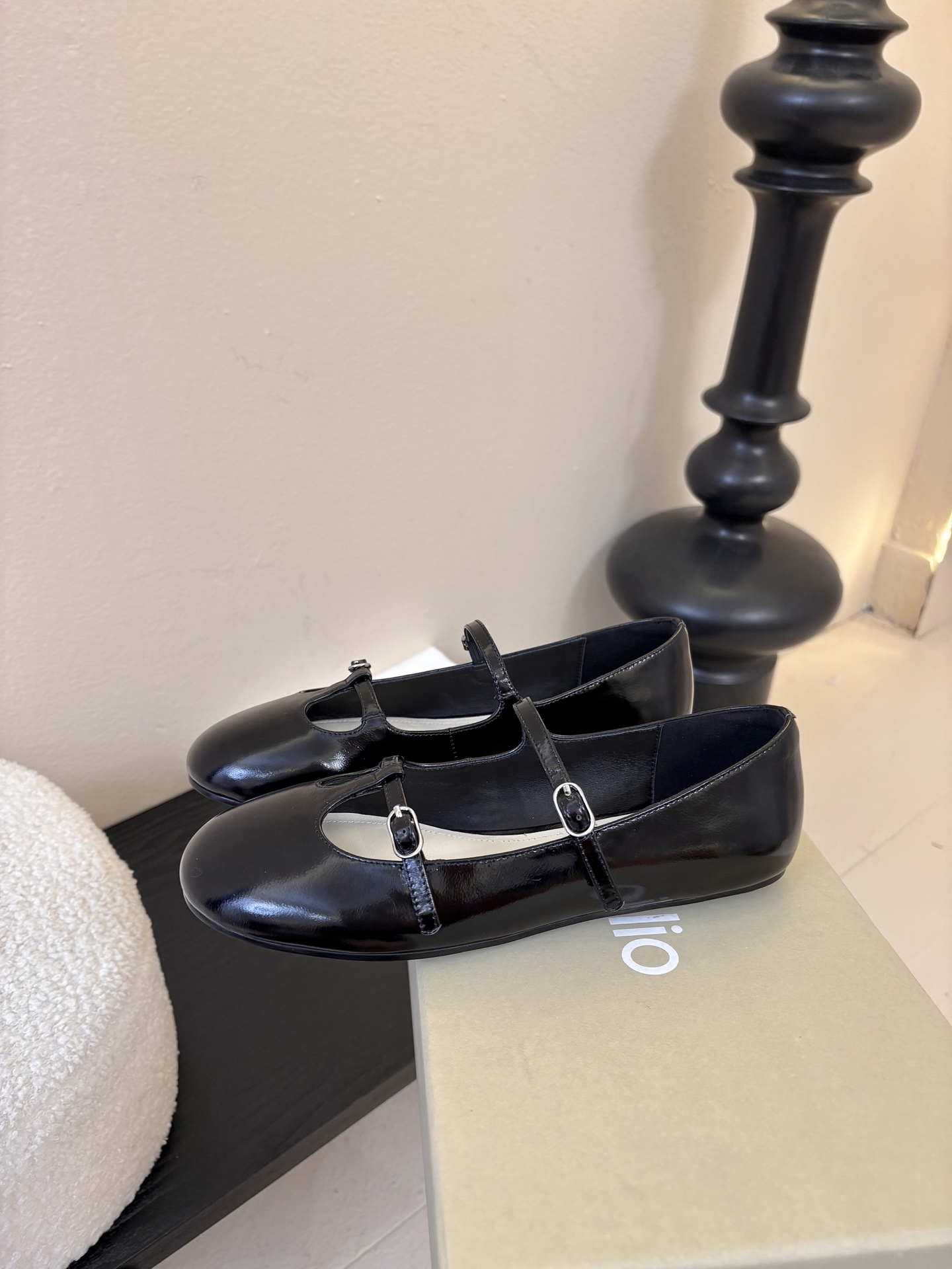 UNFOLIO 26春夏新品简易平底圆头扣带玛丽珍小皮鞋乐福鞋单鞋！｜ 复古撞上质感皮革 是通勤族的时髦