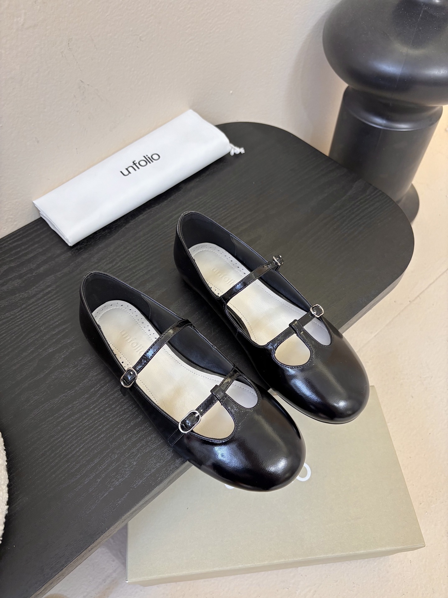 UNFOLIO 26春夏新品简易平底圆头扣带玛丽珍小皮鞋乐福鞋单鞋！｜ 复古撞上质感皮革 是通勤族的时髦