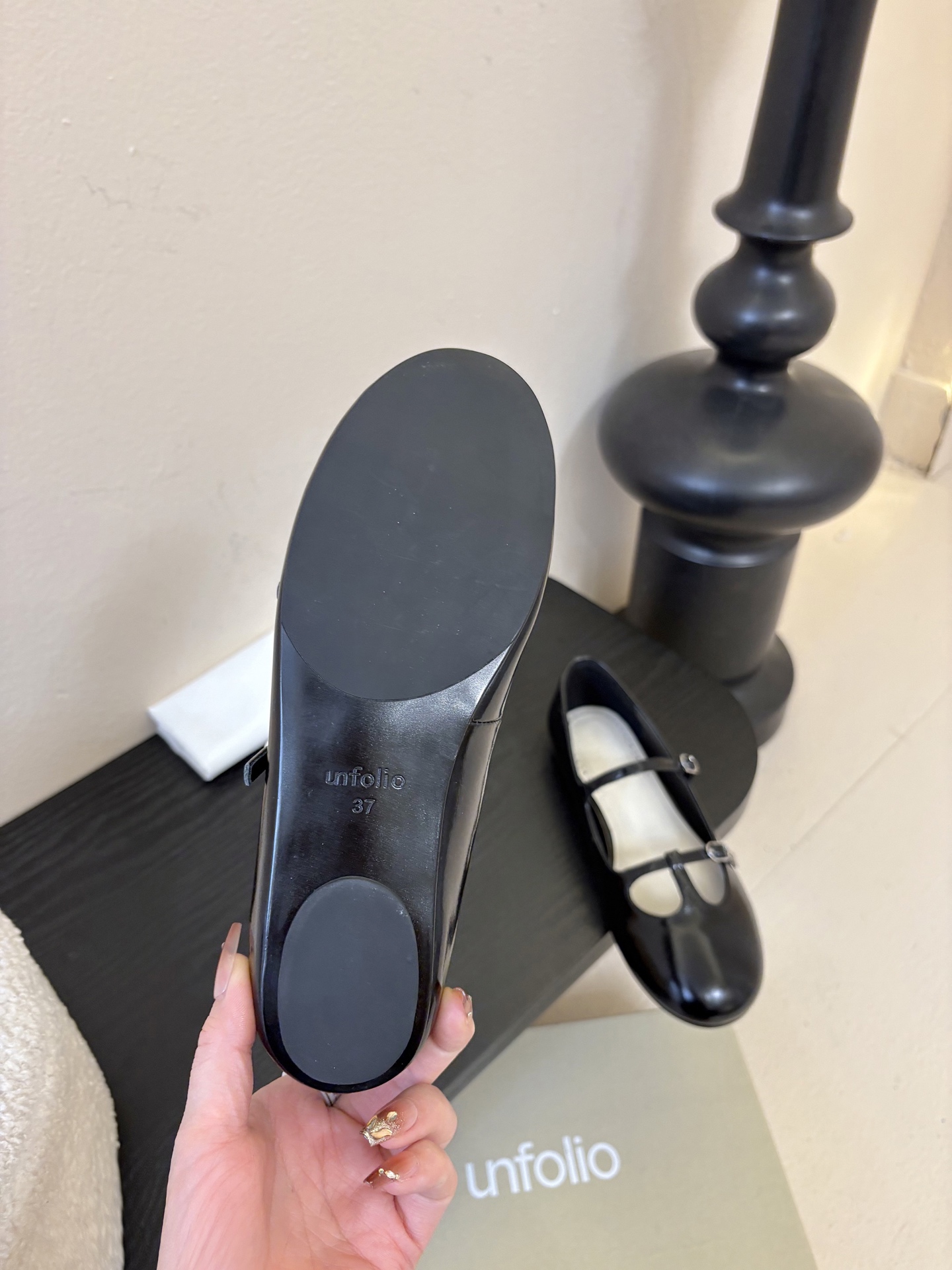 UNFOLIO 26春夏新品简易平底圆头扣带玛丽珍小皮鞋乐福鞋单鞋！｜ 复古撞上质感皮革 是通勤族的时髦