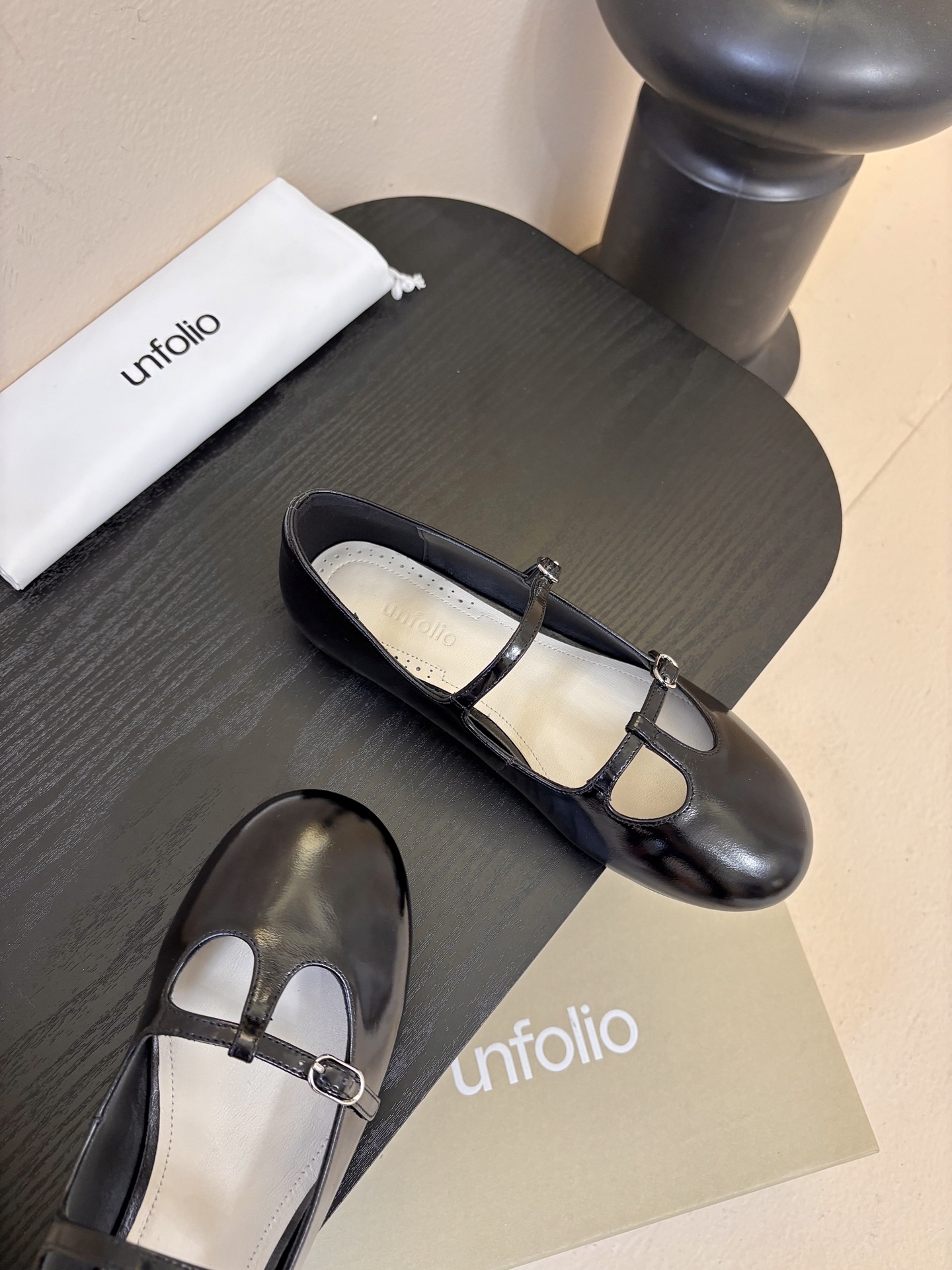 UNFOLIO 26春夏新品简易平底圆头扣带玛丽珍小皮鞋乐福鞋单鞋！｜ 复古撞上质感皮革 是通勤族的时髦