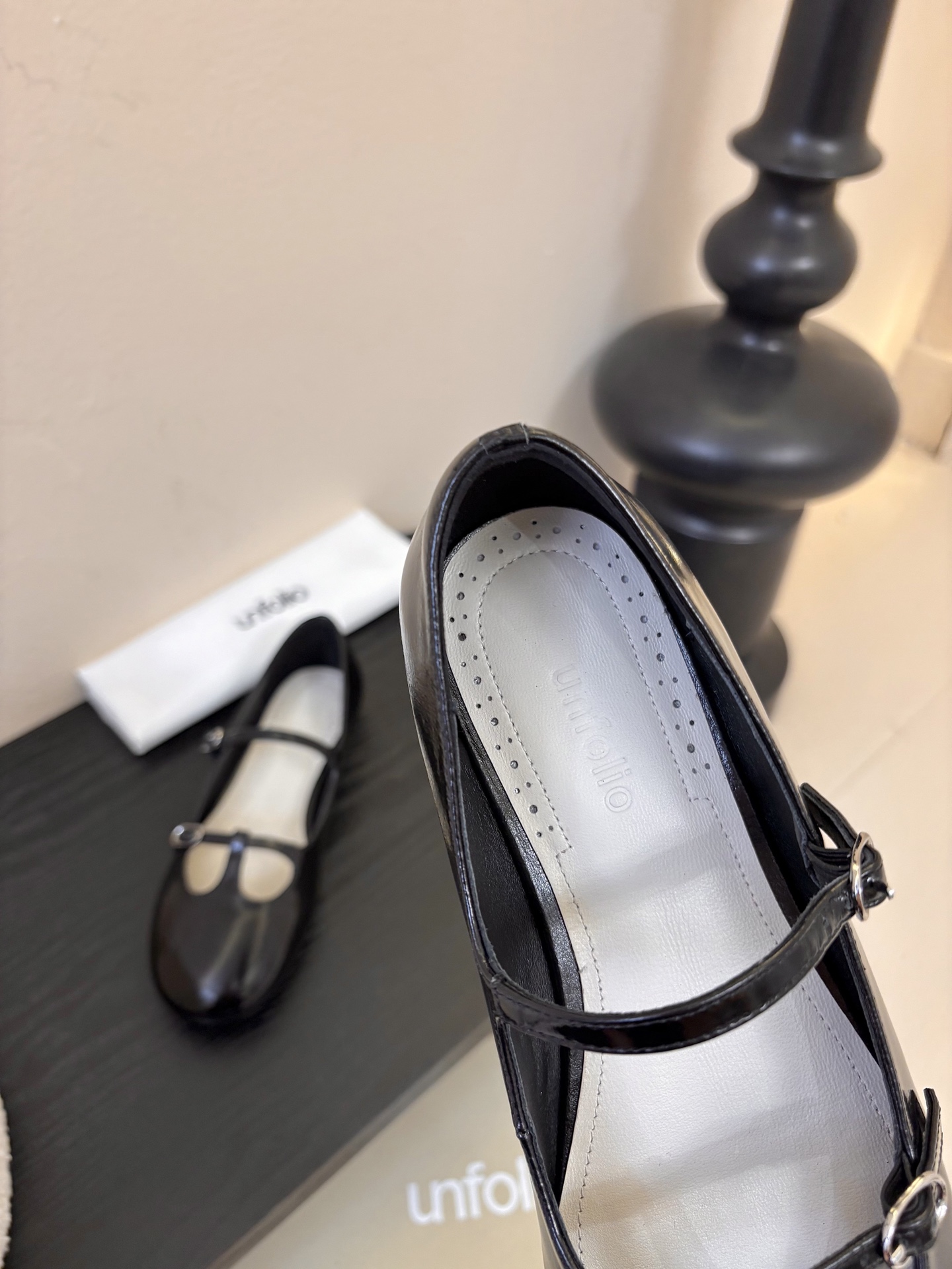 UNFOLIO 26春夏新品简易平底圆头扣带玛丽珍小皮鞋乐福鞋单鞋！｜ 复古撞上质感皮革 是通勤族的时髦