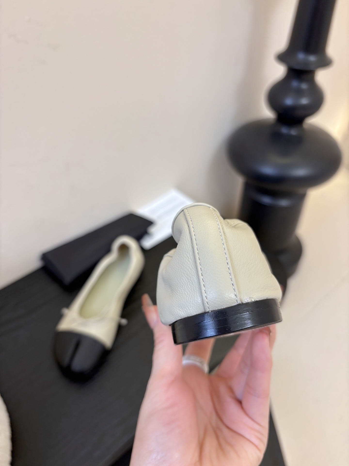 Christe*春夏新品芭蕾平底分趾单鞋既可以配休闲装，也能搭正式/优雅造型，适配多种穿搭场景。用优质皮