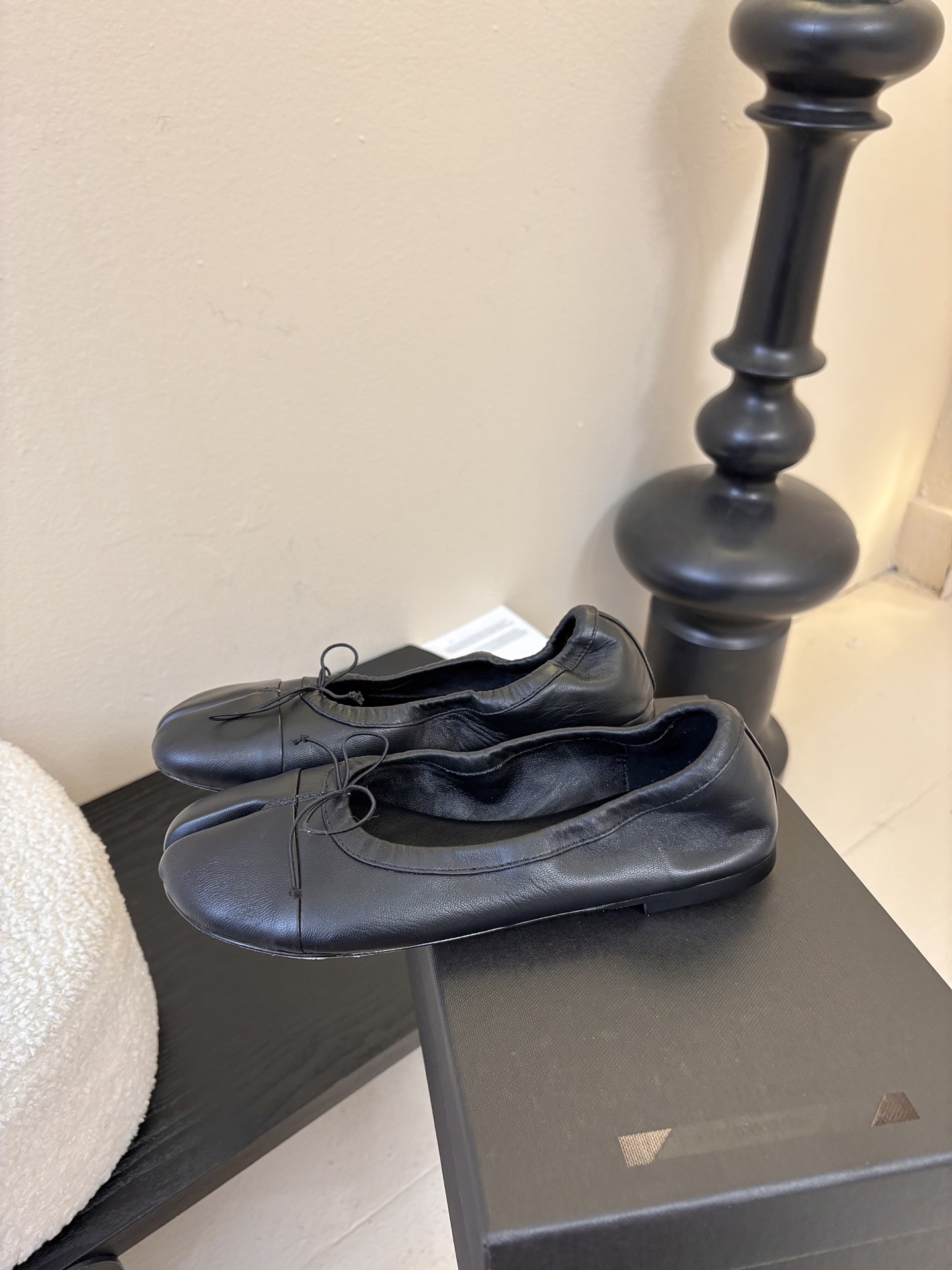 Christe*春夏新品芭蕾平底分趾单鞋既可以配休闲装，也能搭正式/优雅造型，适配多种穿搭场景。用优质皮