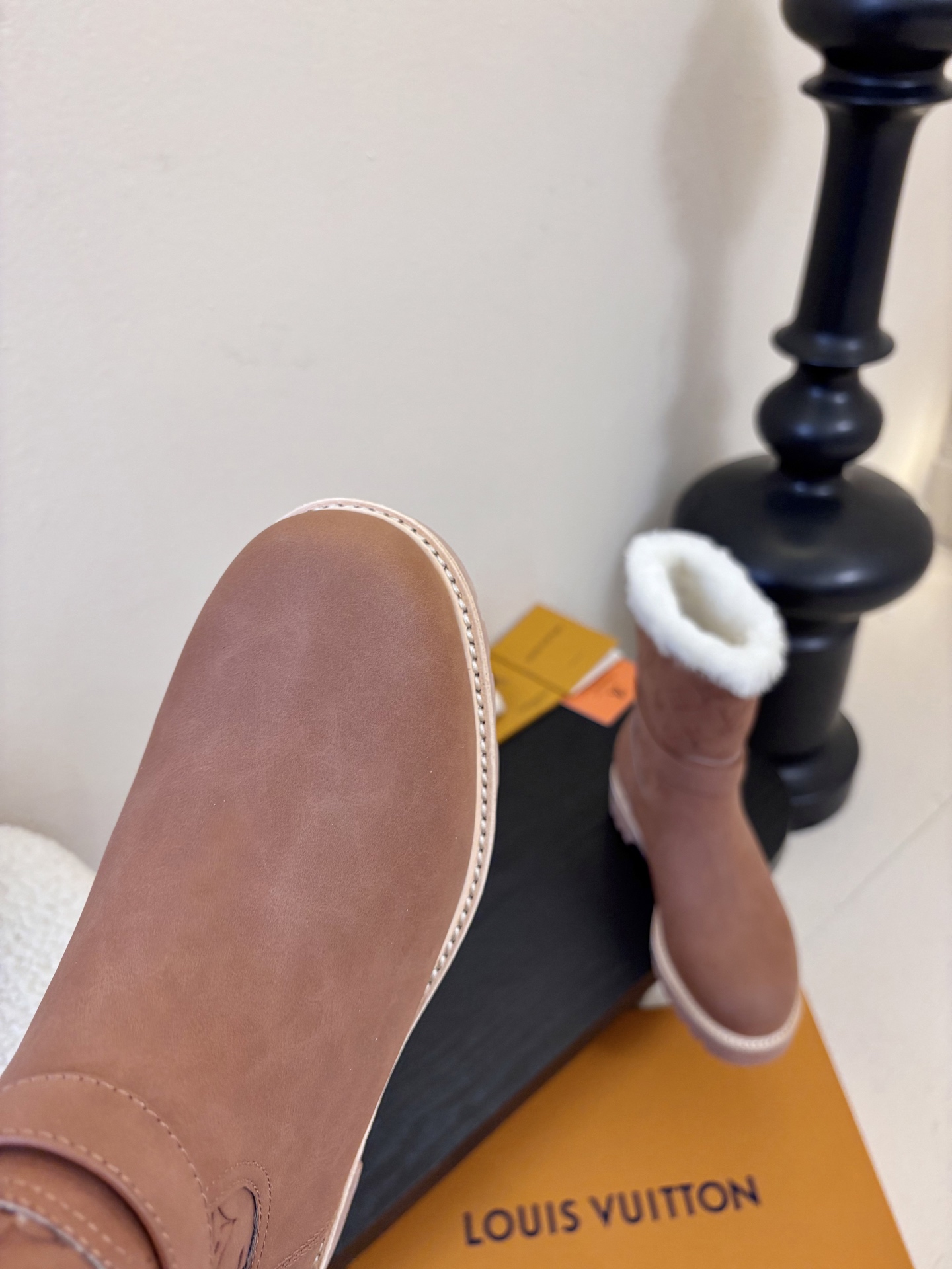 lv fw25 new arrival-～lv 25秋冬皮毛一体靴子鞋面是磨砂牛皮，质地细腻，质感超好！