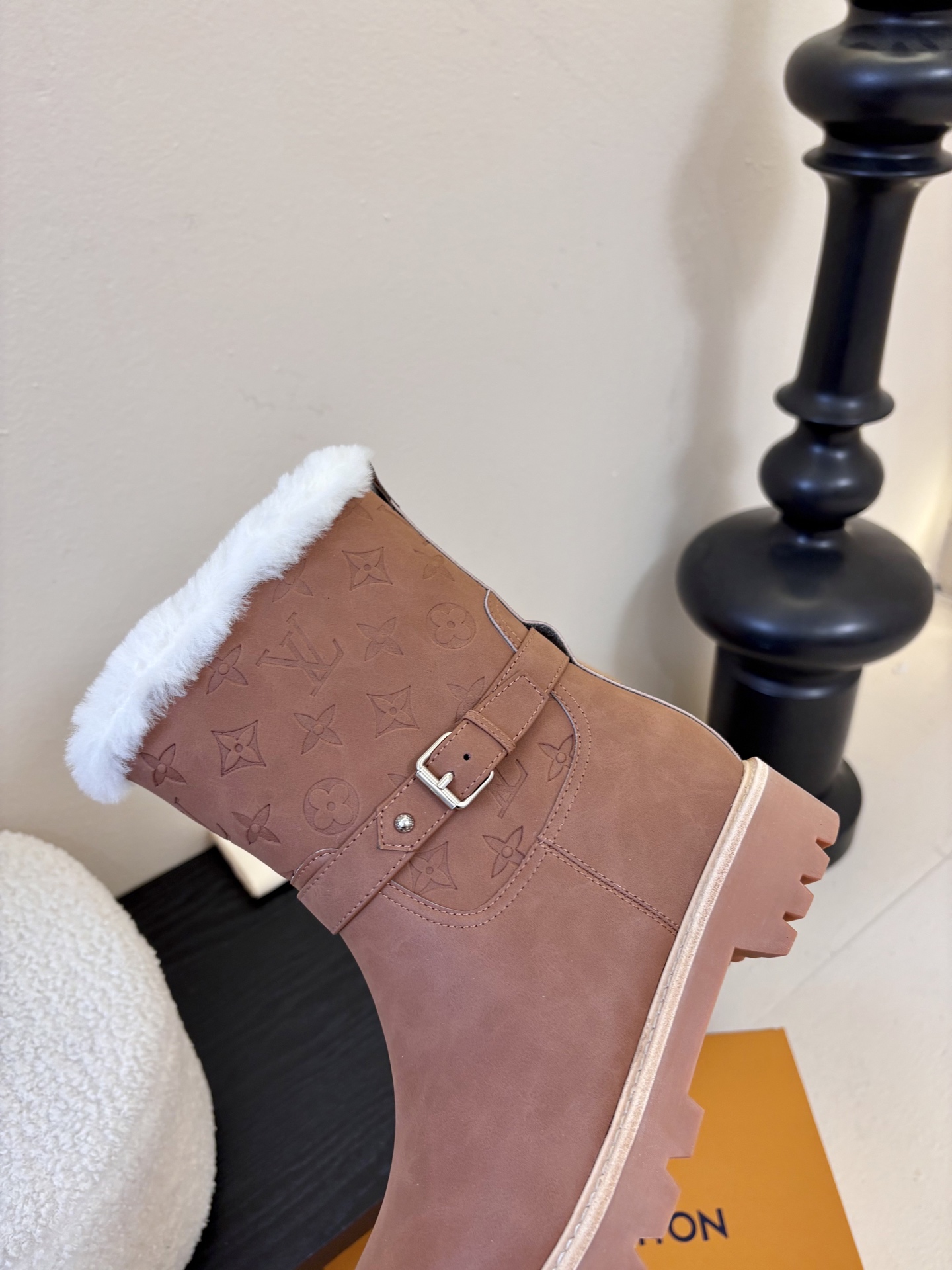 lv fw25 new arrival-～lv 25秋冬皮毛一体靴子鞋面是磨砂牛皮，质地细腻，质感超好！